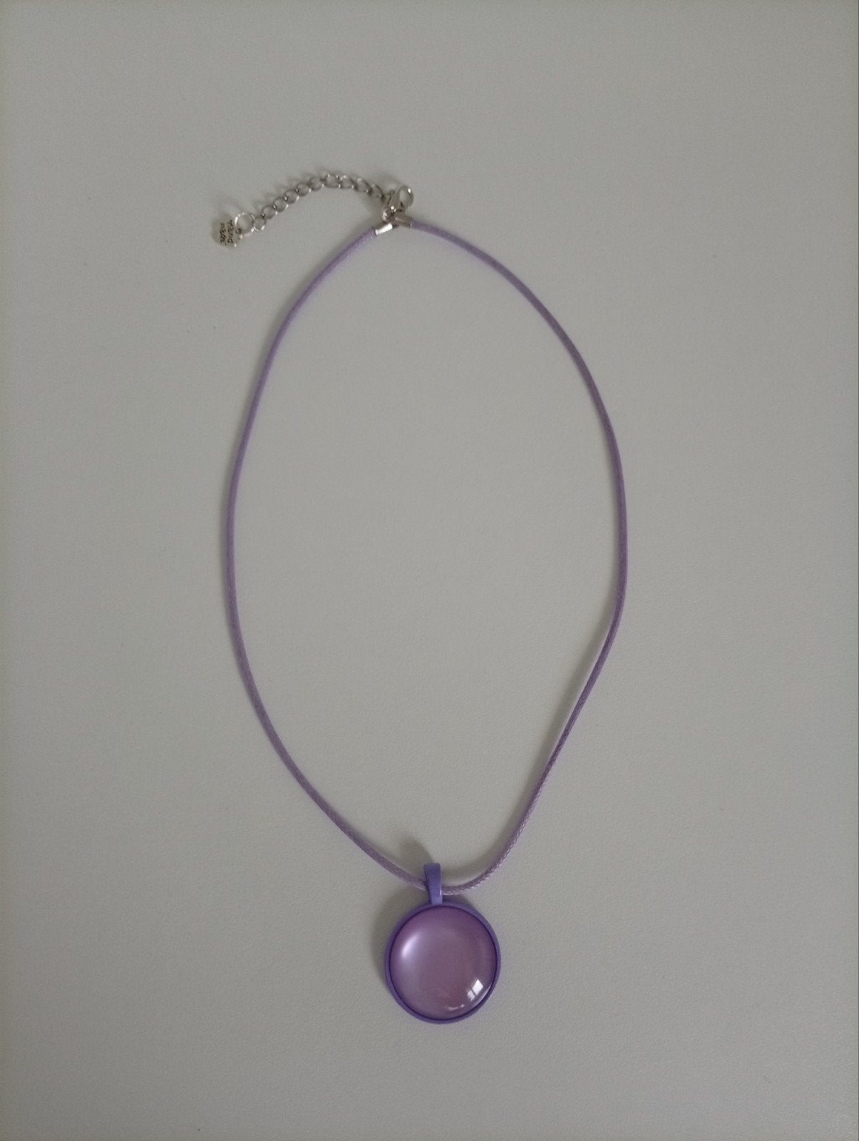 Ketting paars / lila met hanger, Gebruikt, Paars, Ophalen of Verzenden, Overige materialen
