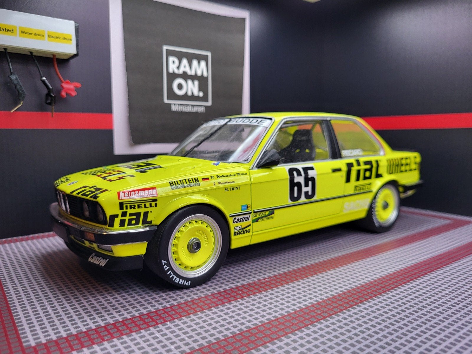 1/18 BMW E30 325i 24h Nurburgring Rial, Ophalen of Verzenden, Zo goed als nieuw, Auto, MiniChamps
