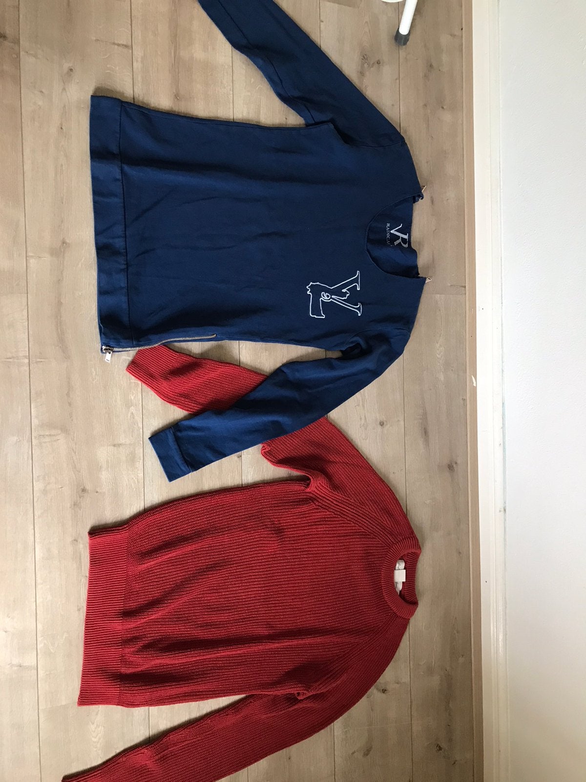 Radical s h&m s rood blauw geen zara plein daily bershka, Ophalen of Verzenden