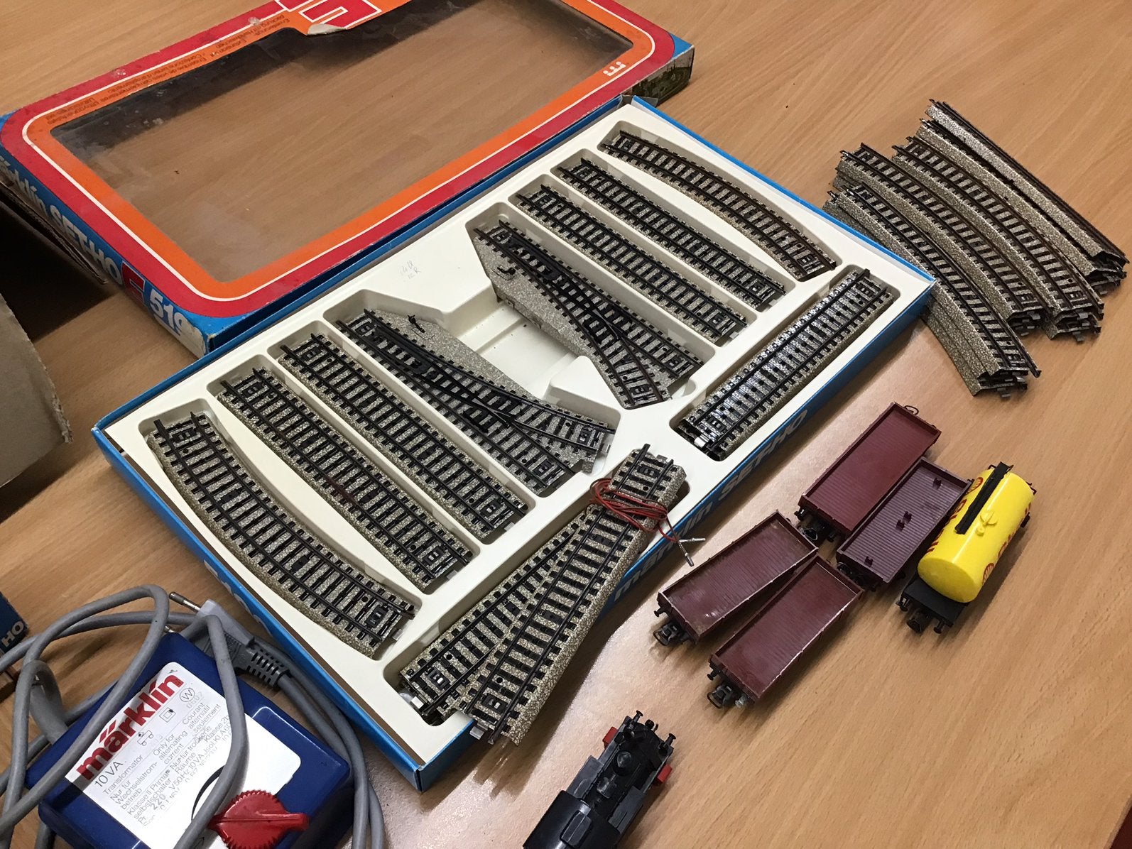 Marklin trein loc 4442,  5 wagons,, 2 hand wissels, Ophalen, Wisselstroom, Treinset, Zo goed als nieuw