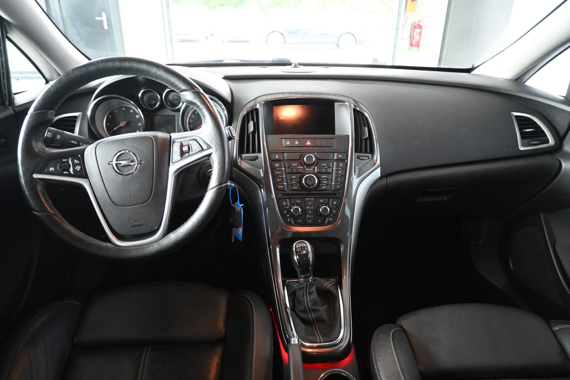 Opel Astra 1.6 Turbo Sport Cruise control Clima Lederen stoe, Auto's, Opel, Voorwielaandrijving, Euro 5, Gebruikt, 4 cilinders