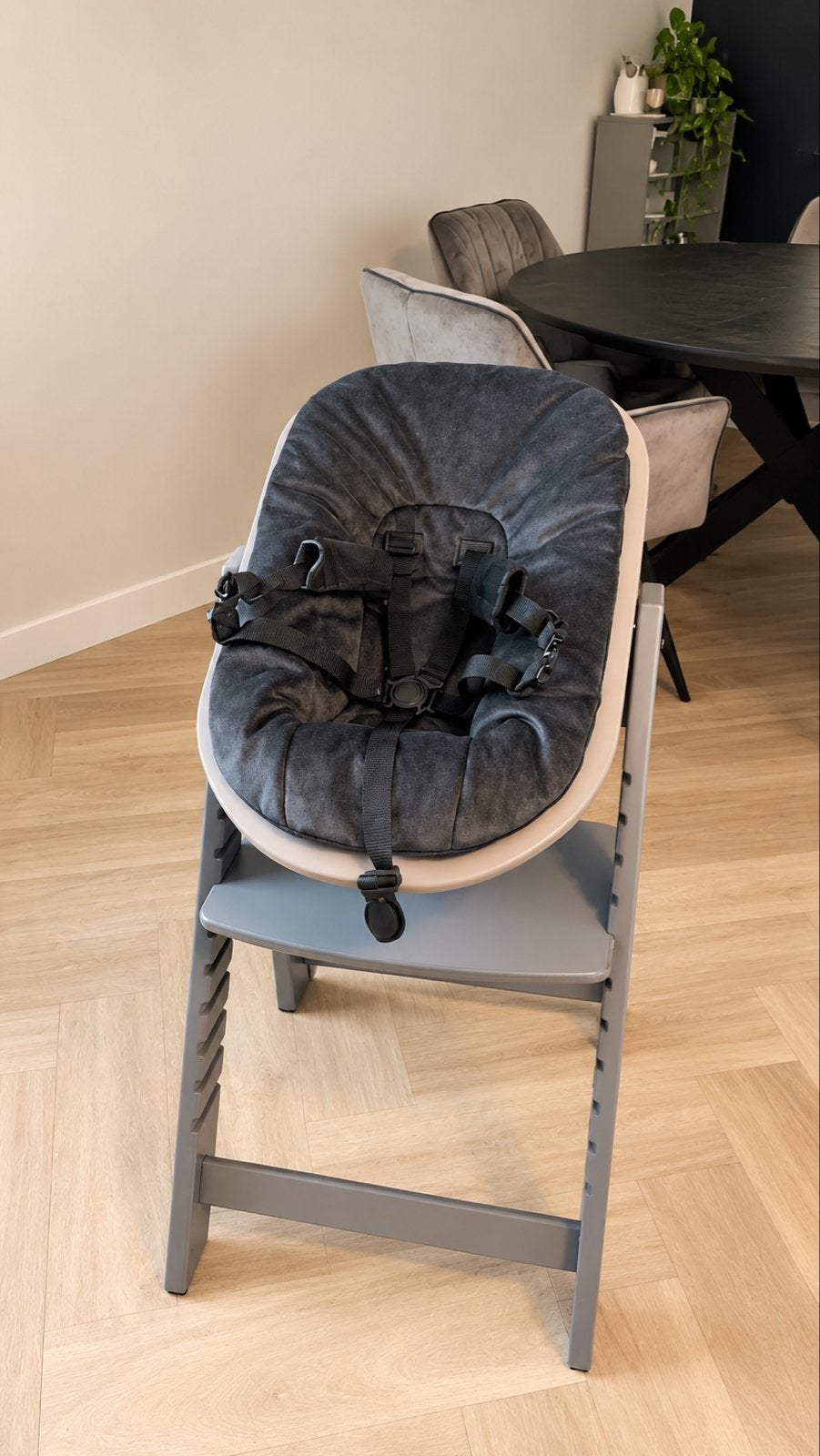 Kidsmill Up Newborn set met velours kussen graphite, Ophalen, Zo goed als nieuw, Overige typen, Gordel(s)