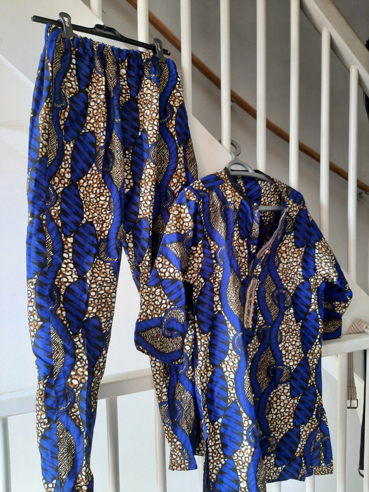 Unieke Afrikaanse print set - broek en tuniek heren maat M, Maat 38/40 (M), Blauw, Nieuw, Ophalen of Verzenden