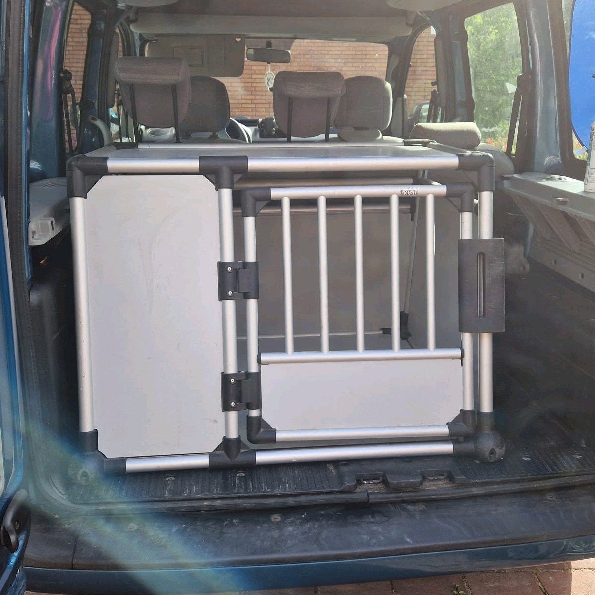 Trixie autobench Hond maat L, Dieren en Toebehoren, Ophalen of Verzenden