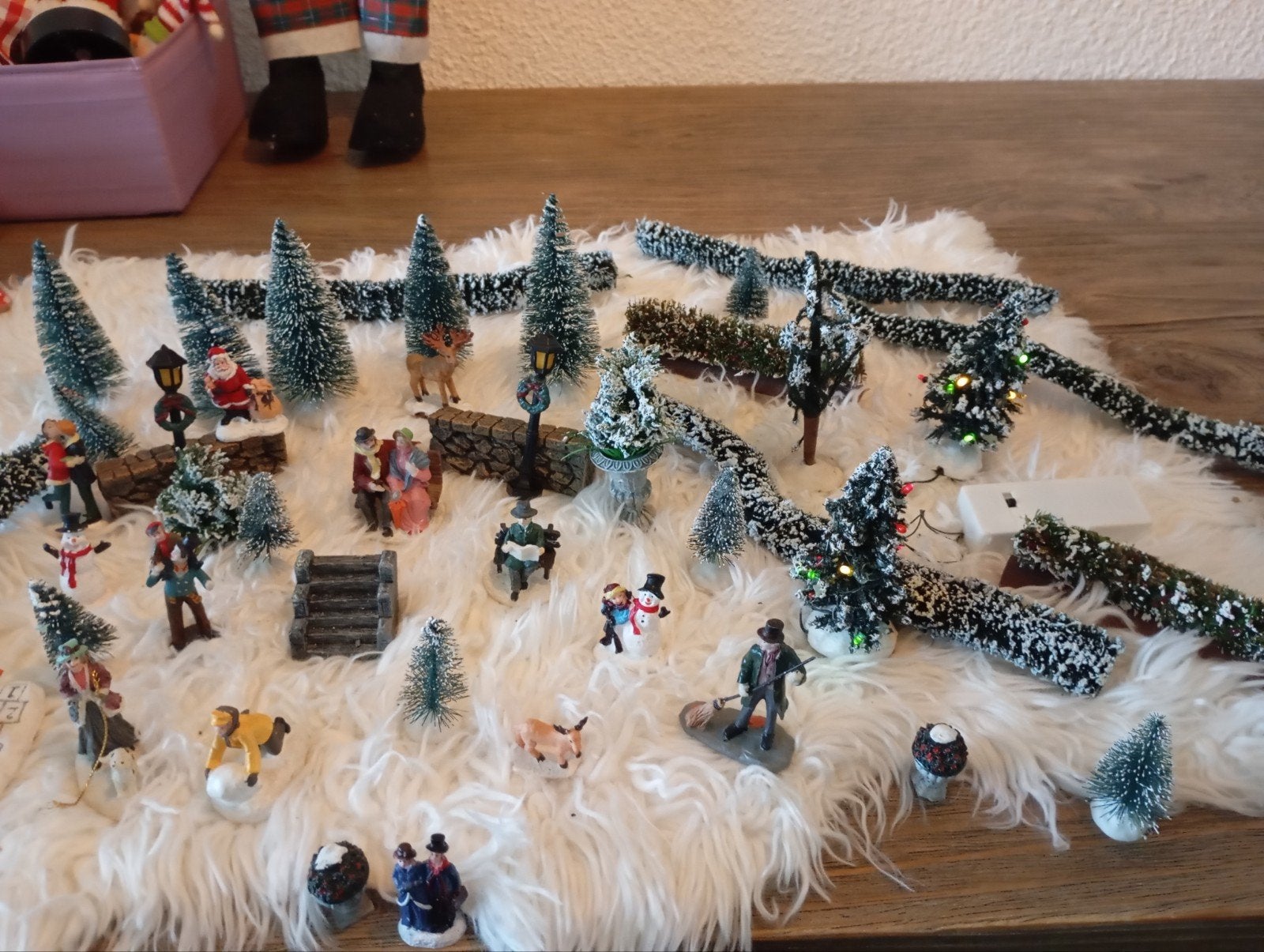 58 STUKS KERSTDECORATIE VOOR KERSTDORP TEMAKEN NU 50€ ALLES., Ophalen of Verzenden