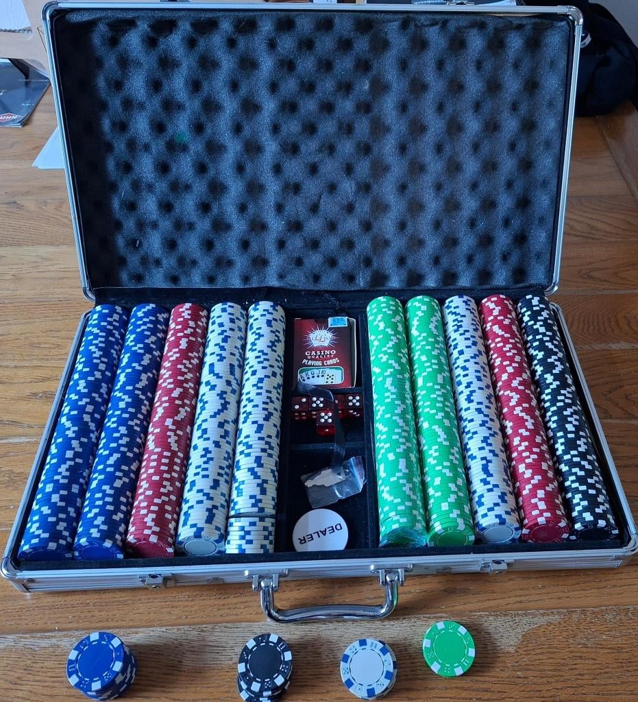 Luxe pokerset 750 chips met nog extra chips!, Ophalen of Verzenden, Zo goed als nieuw