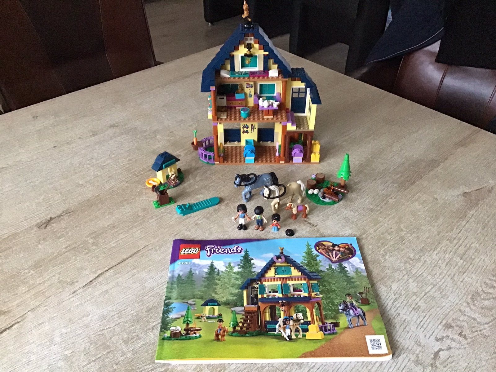 Lego friends Paardrijbasis in het bos 41683, Kinderen en Baby's, Speelgoed | Duplo en Lego, Ophalen of Verzenden, Zo goed als nieuw