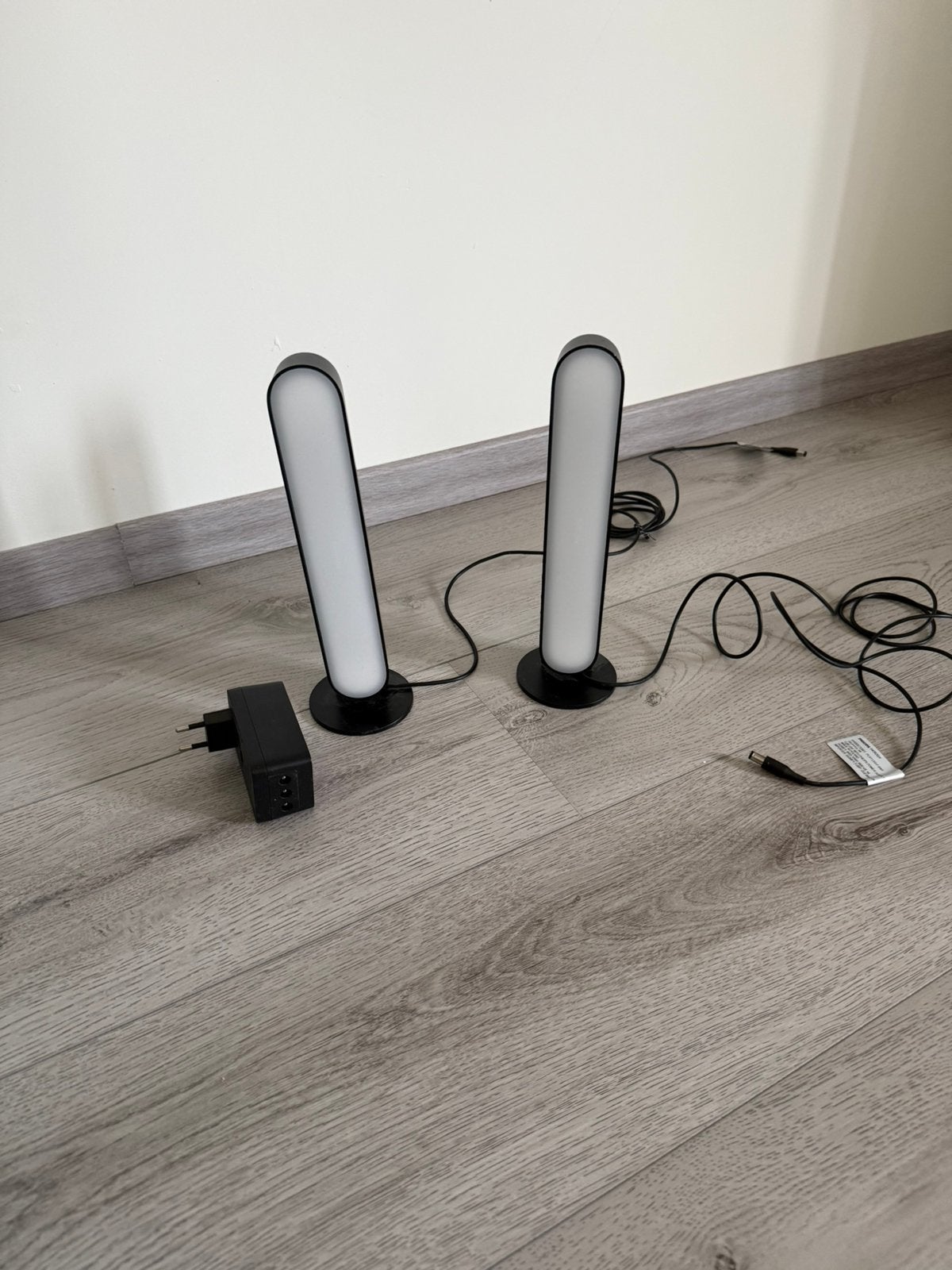 2x Philips hue play bar, Ophalen, Zo goed als nieuw, E27 (groot), Led-lamp