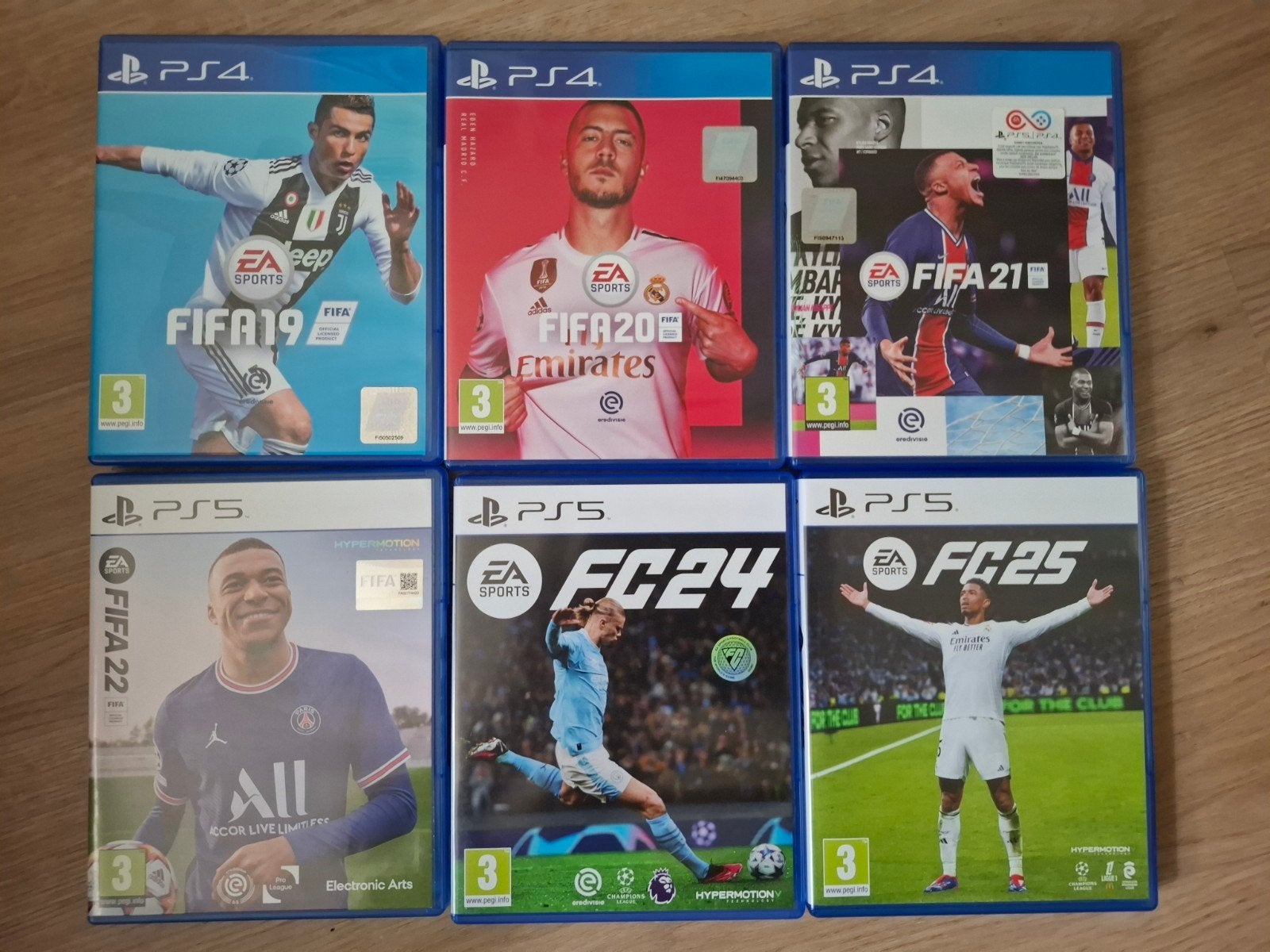 Ps4 en Ps5 Voetbal Games, Spelcomputers en Games, Games | Sony PlayStation 5, Ophalen of Verzenden, Zo goed als nieuw