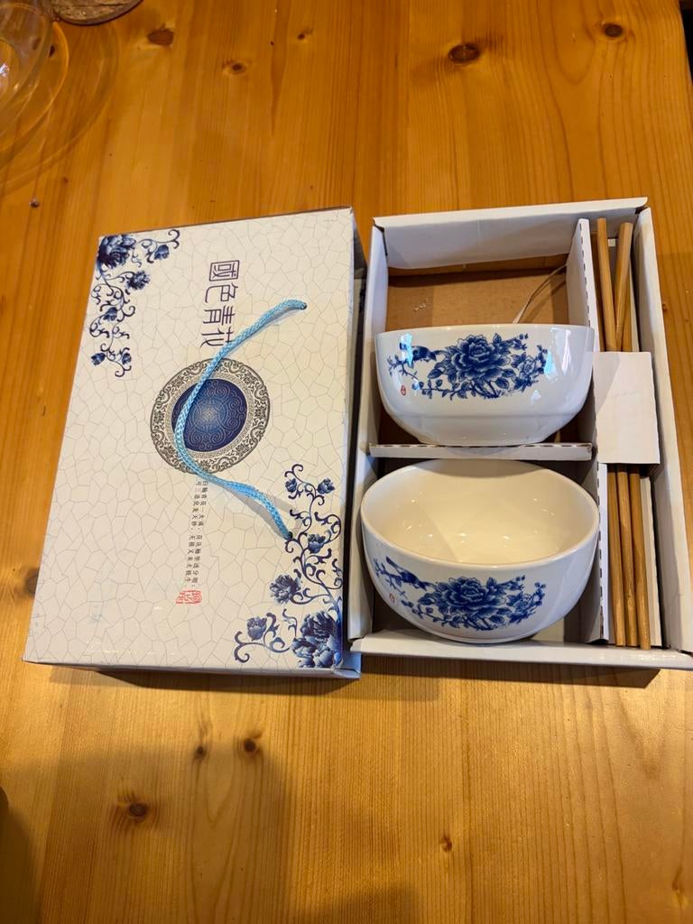 Tappas schaal sushi stokjes wit met blauwe vogel en struik, Overige typen, Ophalen of Verzenden, Zo goed als nieuw, Steen/keramiek