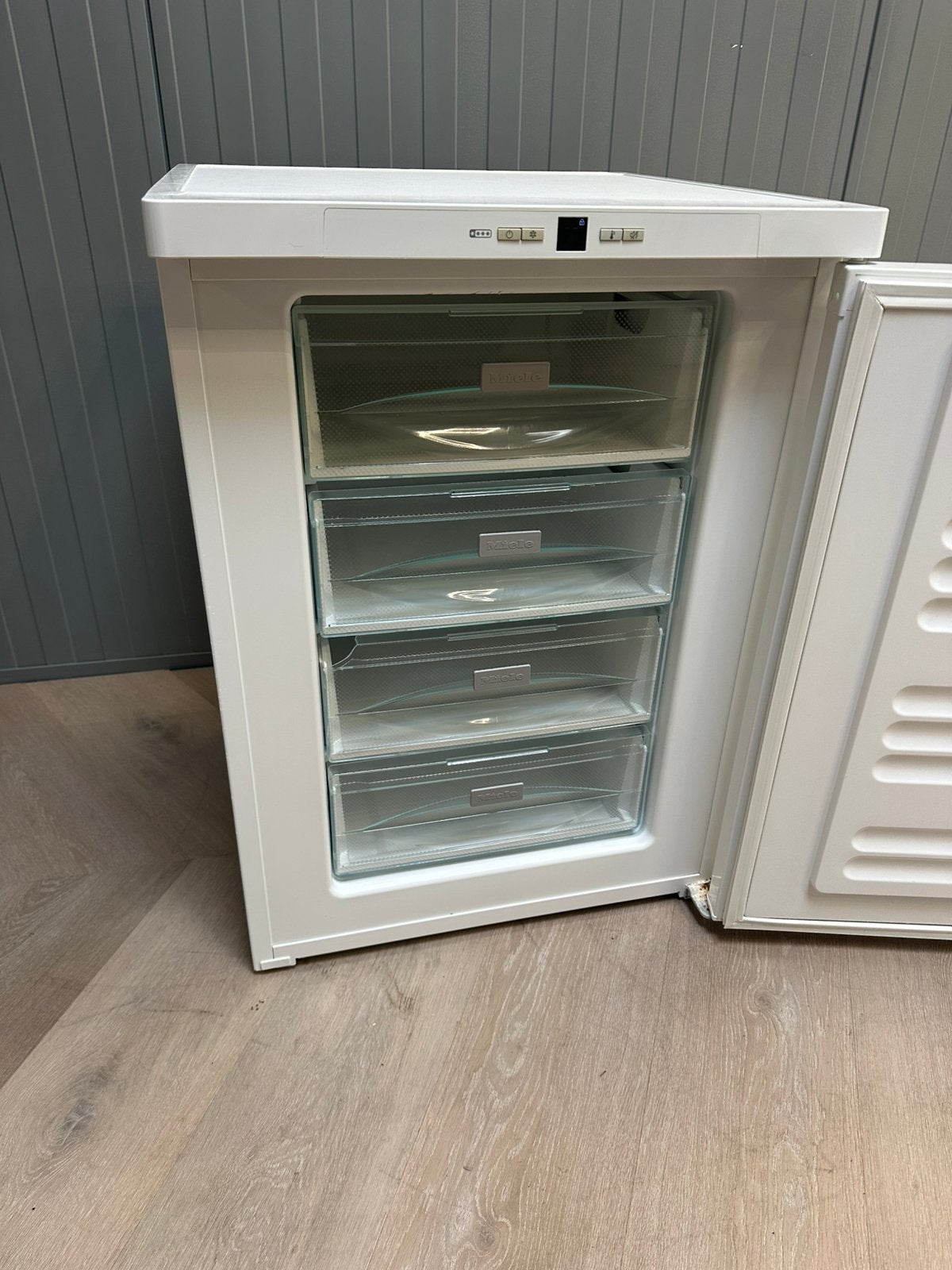 Miele A++ 4 Laden Vriezer Inclusief Garantie&Bezorging, Q, Q, Minder dan 60 cm, Zo goed als nieuw