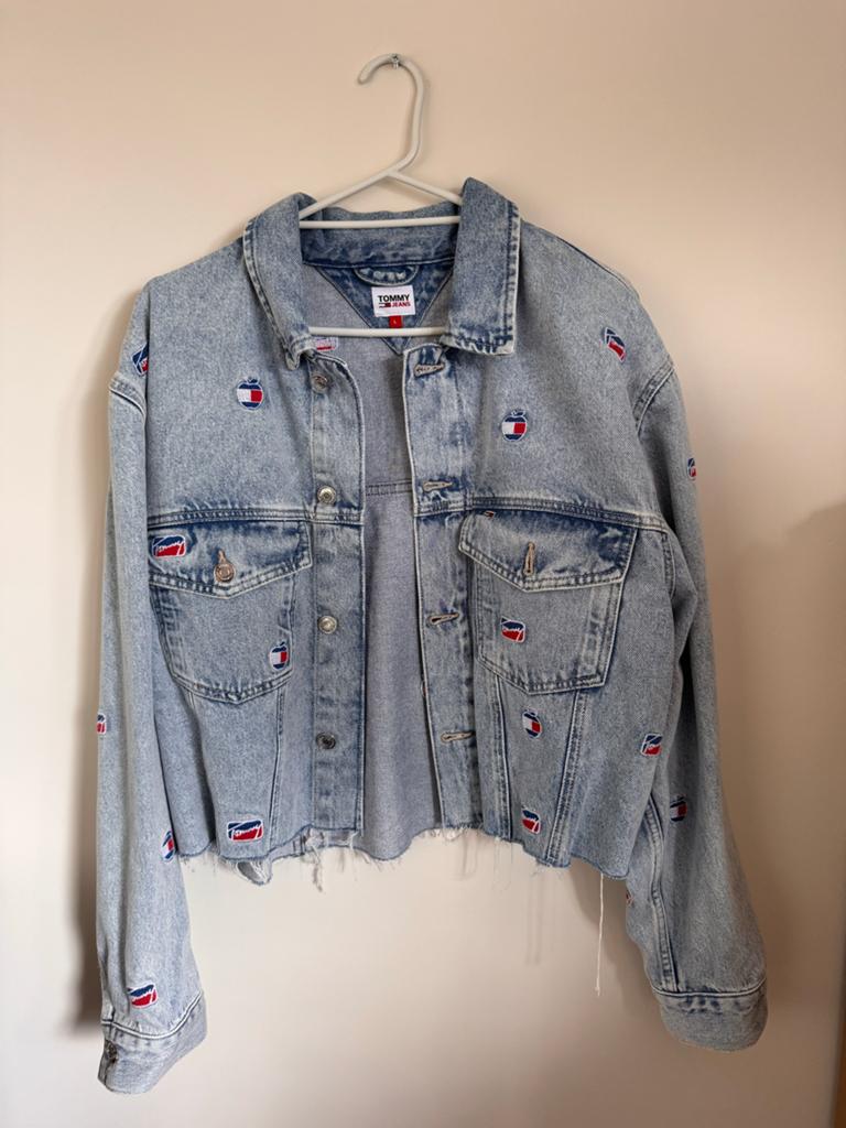 Tommy Hilfiger spijkerjas maat L - Zo goed als nieuw, Ophalen of Verzenden, Zo goed als nieuw, Maat 42/44 (L), Blauw