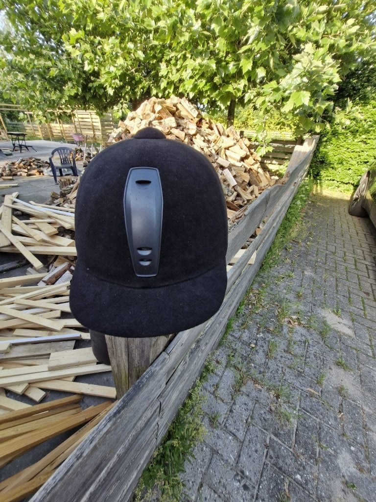 Harry Horse Caps maat 52 en 53 met hoes, Dieren en Toebehoren, Paardrijkleding, Ophalen of Verzenden, Gebruikt, Dressuur, Cap