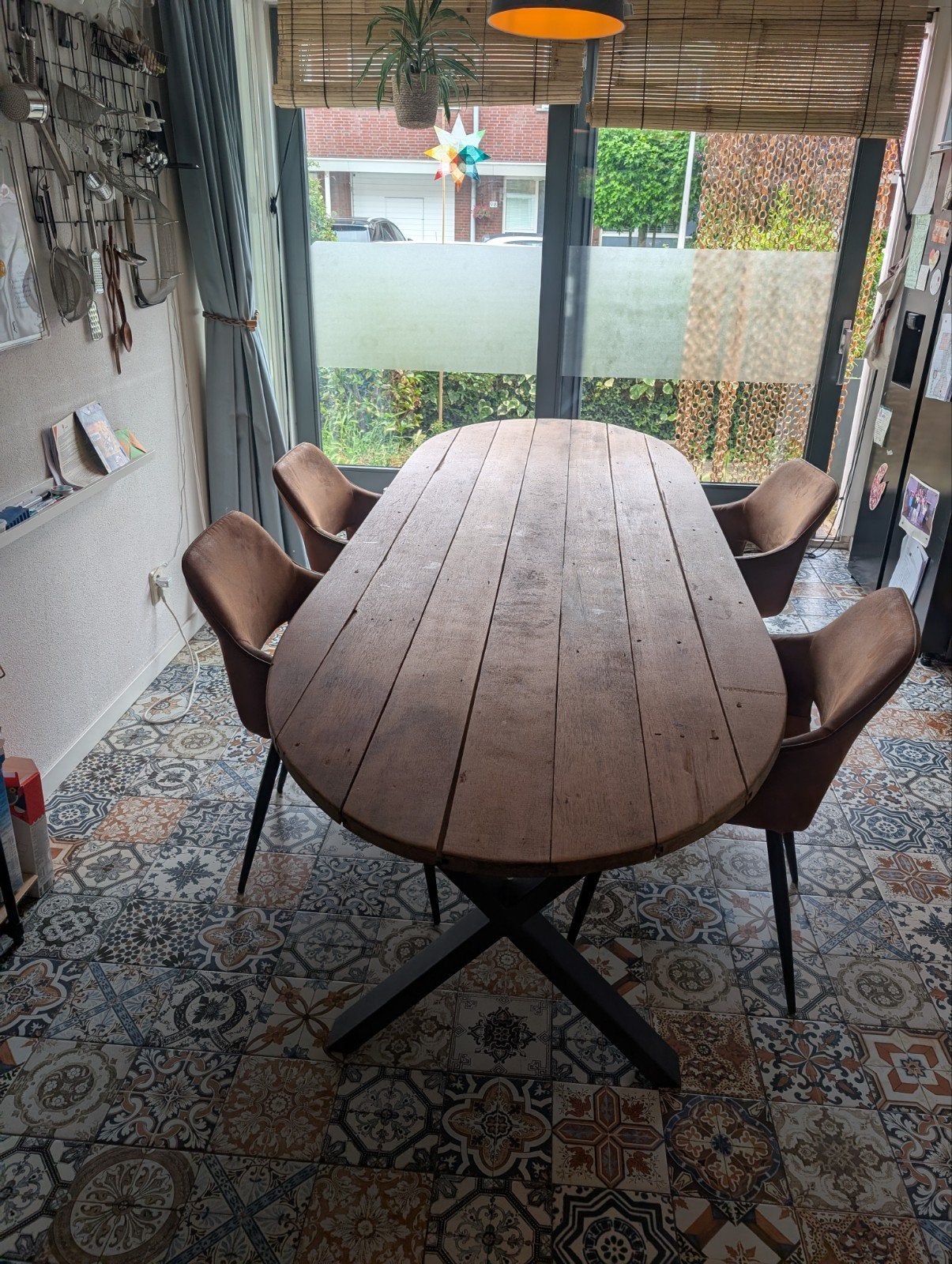 Ovale houten eettafel met metalen X onderstel, Gebruikt, 200 cm of meer, Industrieel, Modern, 50 tot 100 cm