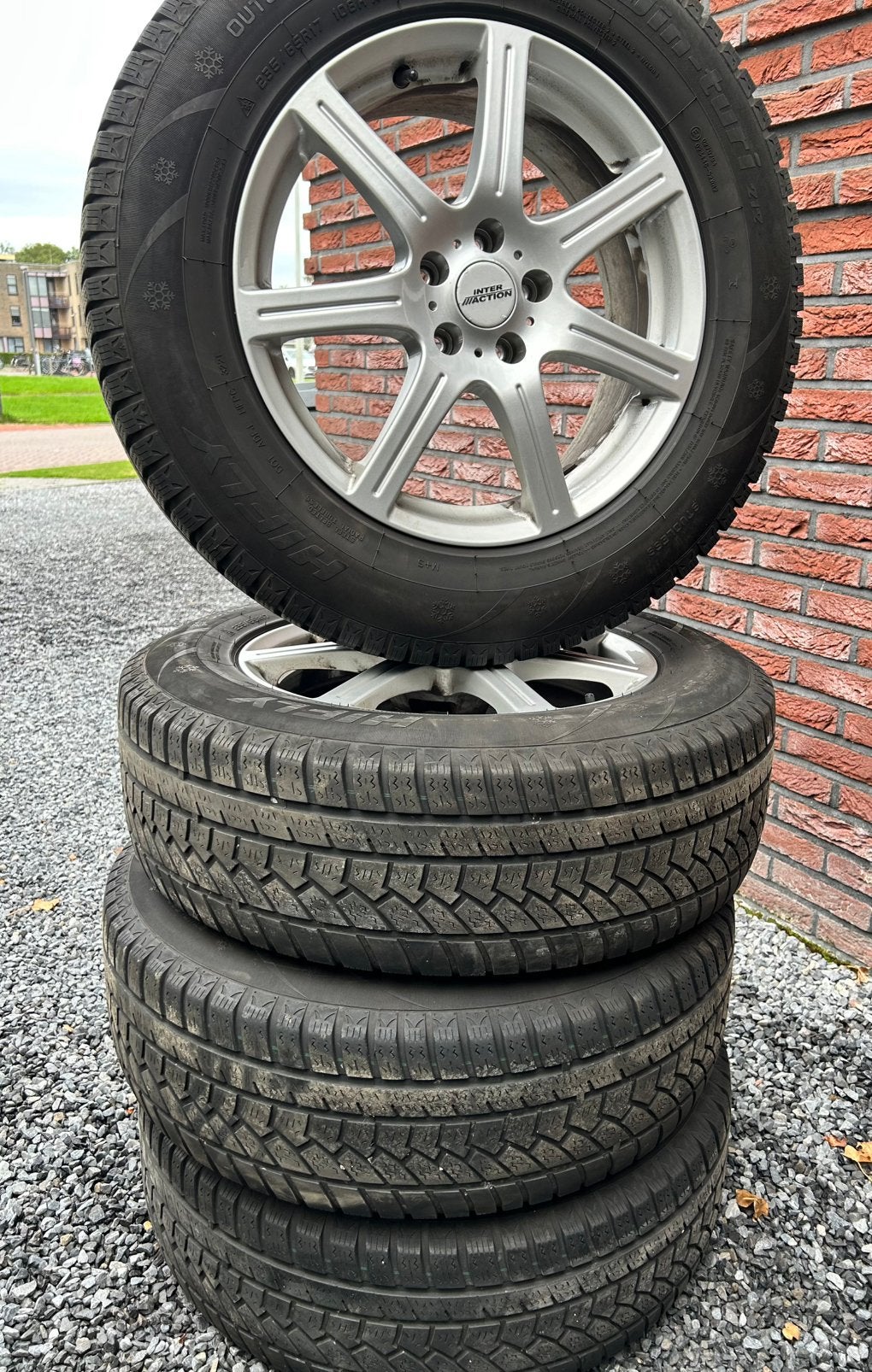 Inter Action Lichtmetalen Velgen met Hifly Winterbanden, Auto-onderdelen, Ophalen, Velg(en), 17 inch, Winterbanden