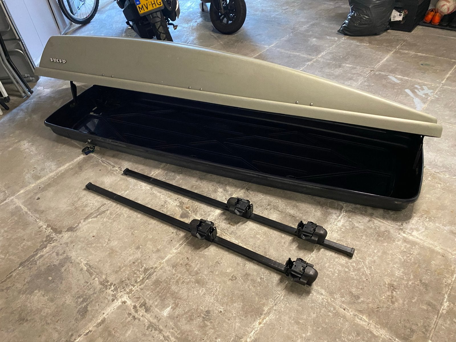 Dakkoffer Volvo met dakdragers, Auto diversen, Dakkoffers, Ophalen, Gebruikt
