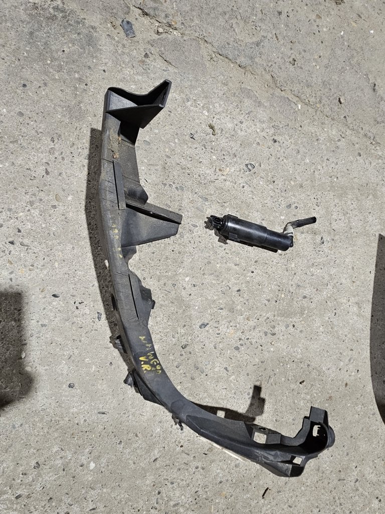 KOPLAMPFRAME EN SPROEIER BMW 3 SERIE E90 E91, Niet ingevuld, Gebruikt, Niet ingevuld, Ophalen of Verzenden