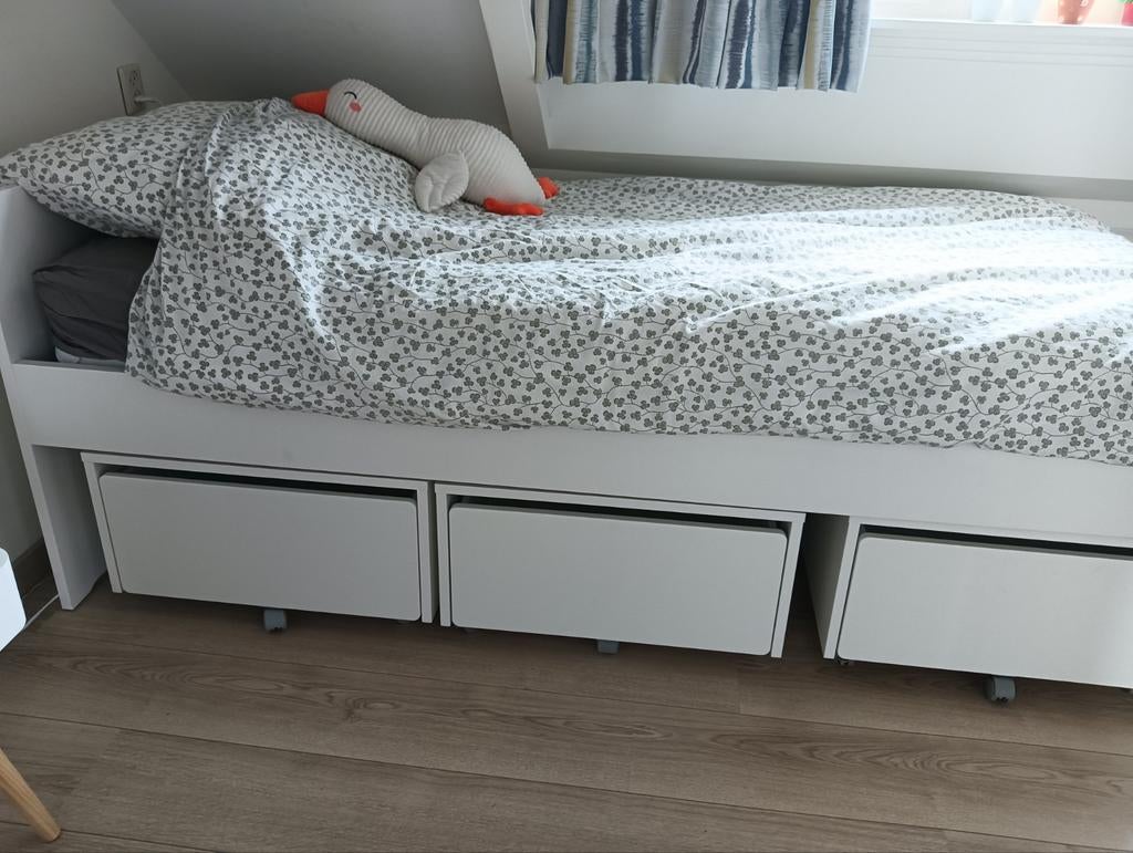 Slakt ikea bed incl lattenbodem, matras en 3x opbergbakken, Ophalen, Wit, Tweepersoons, 140 cm