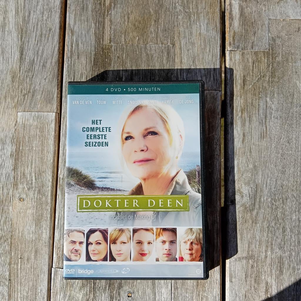 Dokter Deen - Het Complete Eerste Seizoen (4 DVD Boxset), Cd's en Dvd's, Ophalen of Verzenden