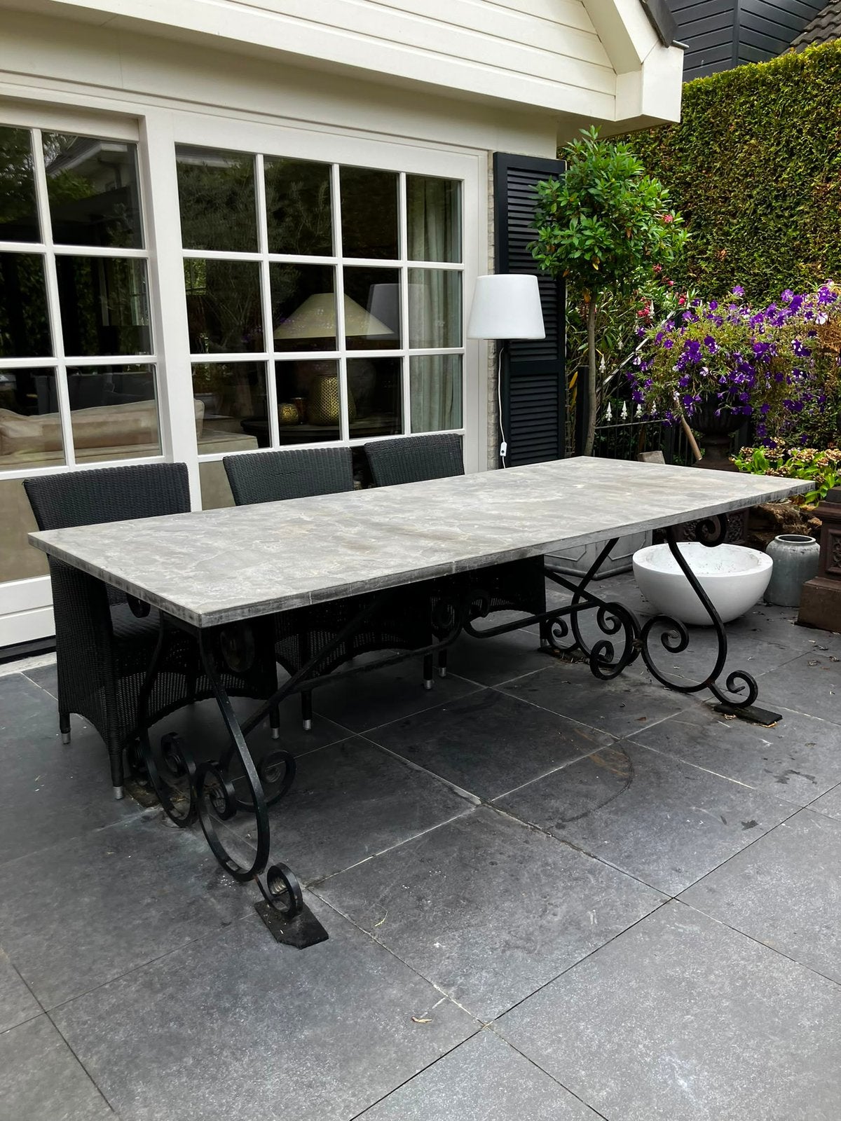 Natuurstenen tafel, met smeedijzeren onderstel, Ophalen, Zo goed als nieuw, Rechthoekig, Overige materialen