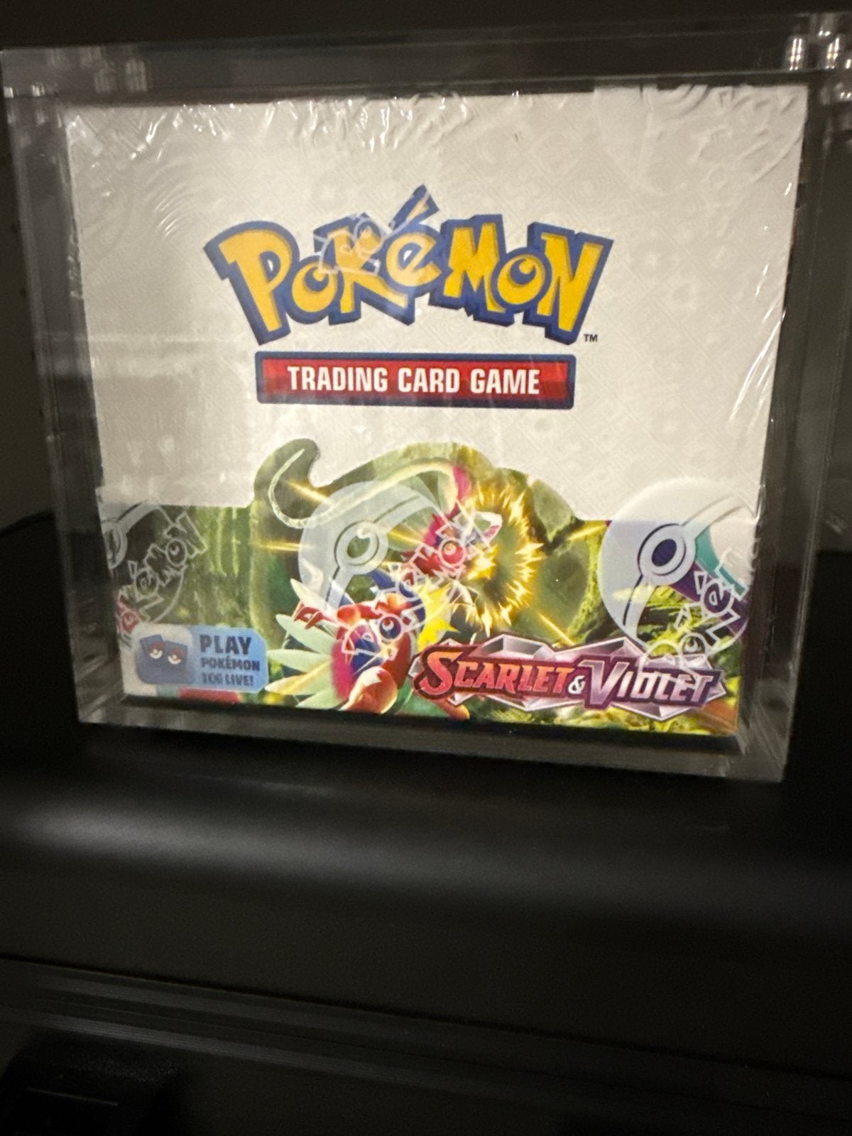 Pokémon Scarlet & Violet Booster Box + Acryl Display, Ophalen of Verzenden, Nieuw, Boosterbox