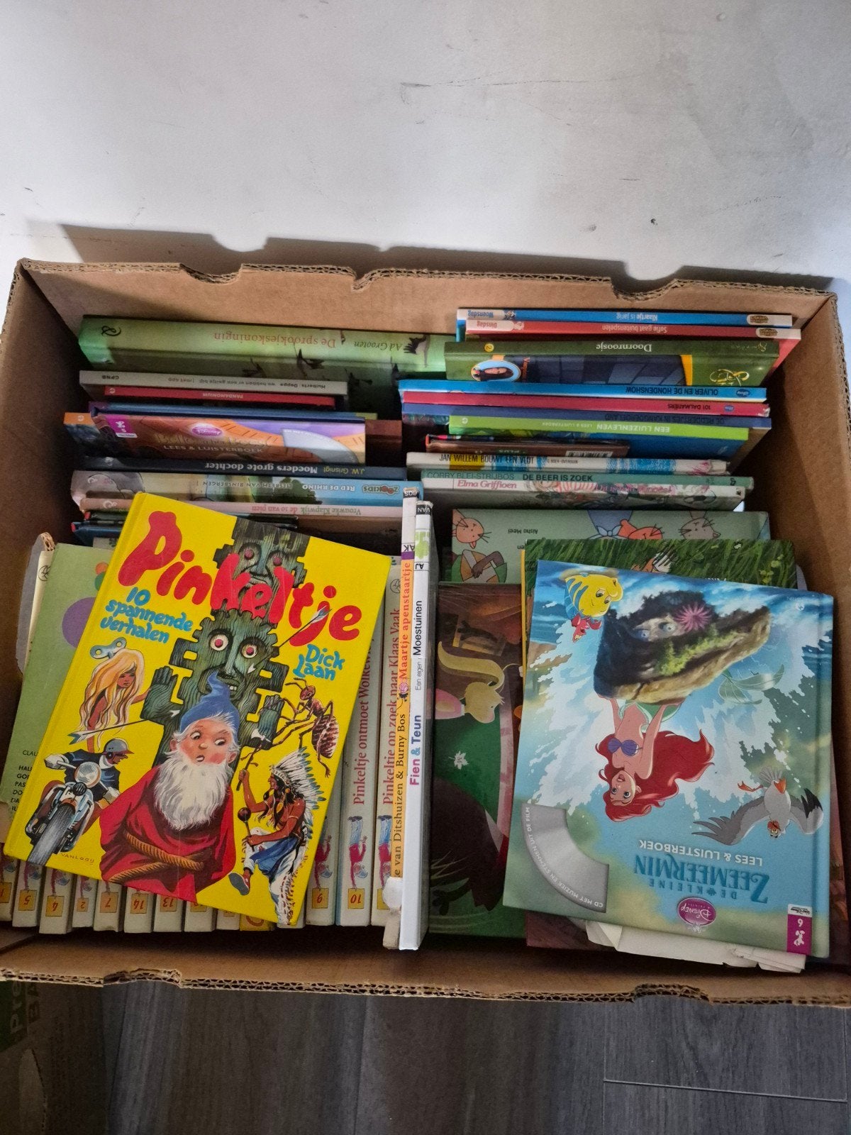 GRATIS bananen doos vol kinderboeken, Boeken, Ophalen of Verzenden