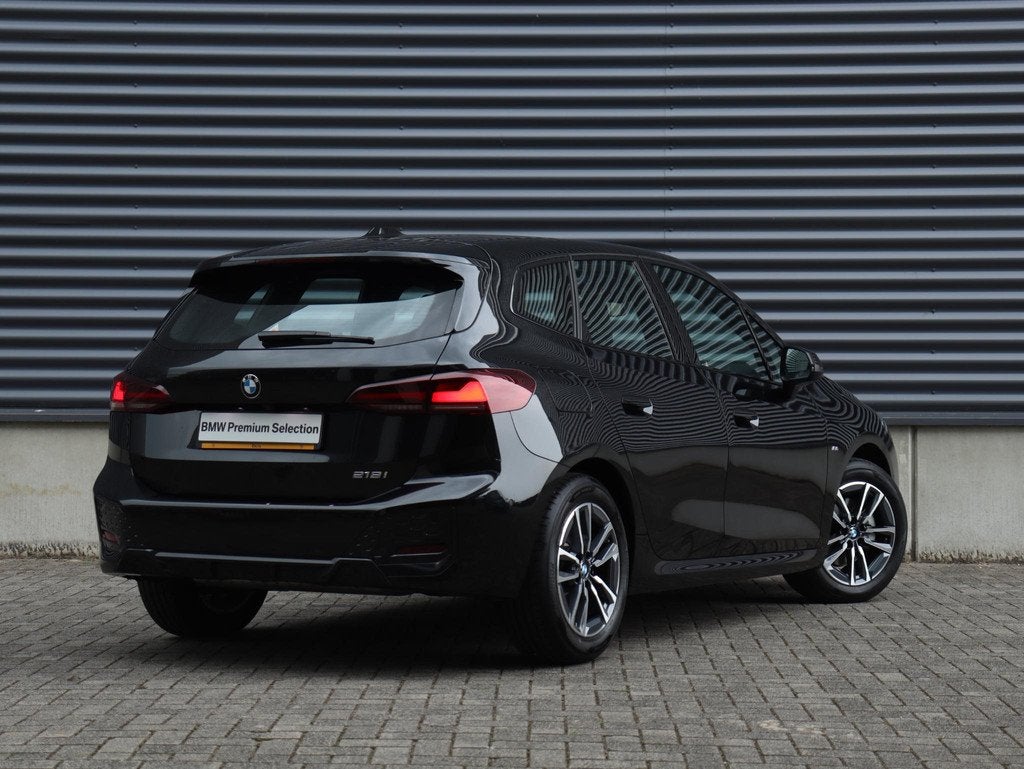 BMW 2 Serie Active Tourer 218i | M Sportpakket | Trekhaak |, Gebruikt, Met garantie (alle), 1445 kg, Zwart