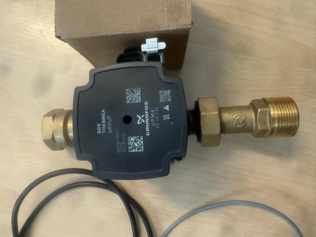 Grundfos UPM4 25-70 130mm Energiezuinige CV Verwarmingspomp, Ophalen of Verzenden, Nieuw, Elektromotor