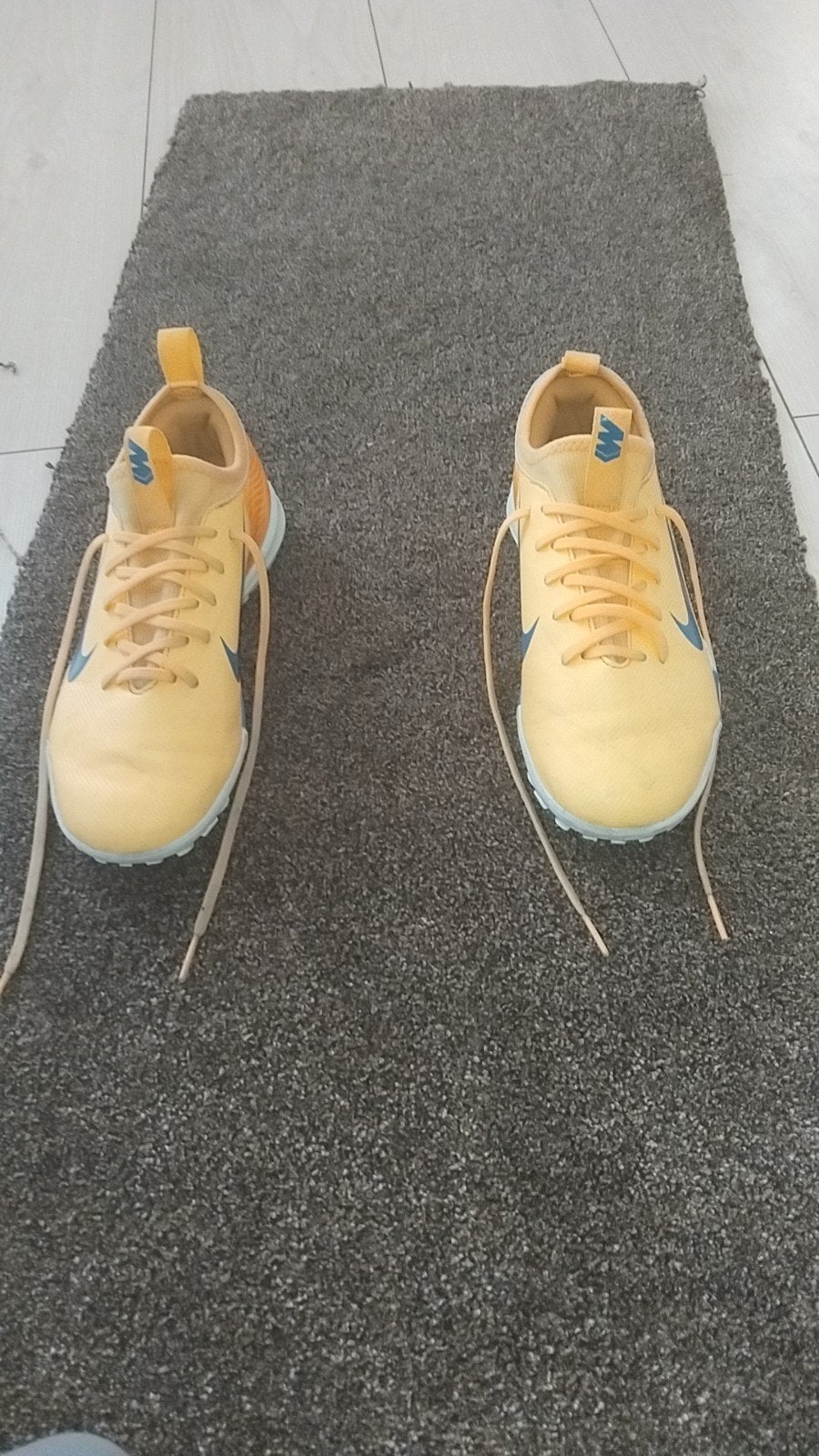 Nike Mbappé Voetbalschoenen Kunstgras Maat 36.5, Sport en Fitness, Maat XS of kleiner, Schoenen, Nieuw, Ophalen of Verzenden