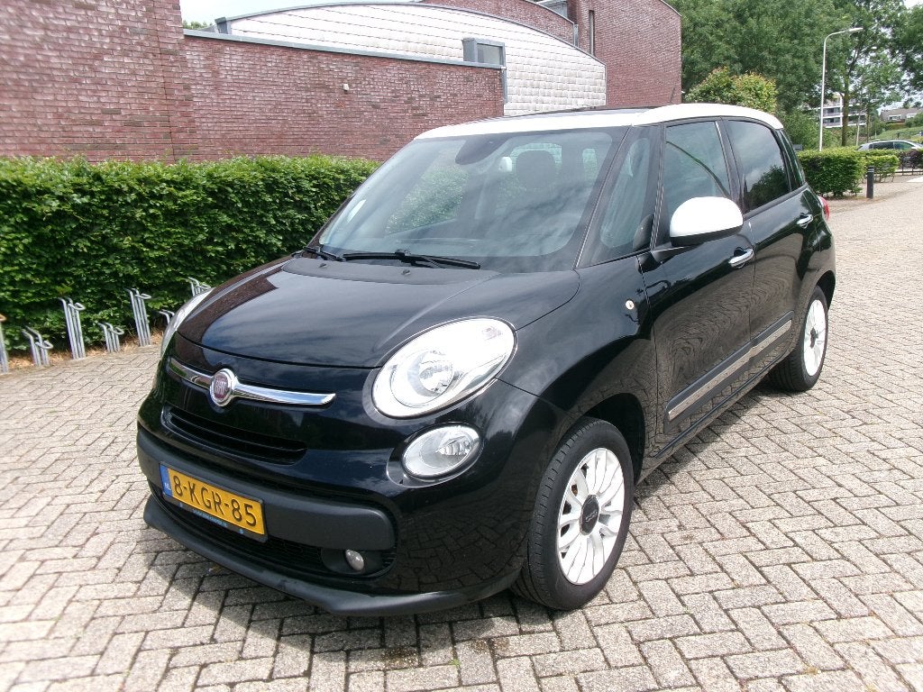 FIAT 500L 0.9 TWINAIR LOUNGE ZWART-CRUISE-AIRCO-NWE APK., Leder en Stof, Zwart, Origineel Nederlands, Handgeschakeld