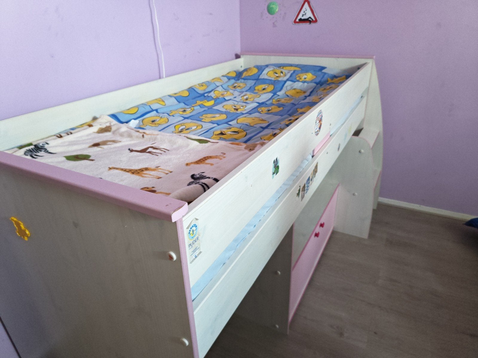 Halfhoogslaper in nette staat met extra lampje, Eenpersoons, Minder dan 160 cm, Ophalen of Verzenden, Zo goed als nieuw