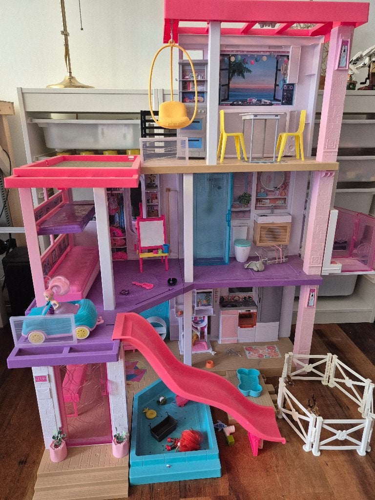 Barbie droomhuis, Kinderen en Baby's, Ophalen, Zo goed als nieuw, Poppenhuis