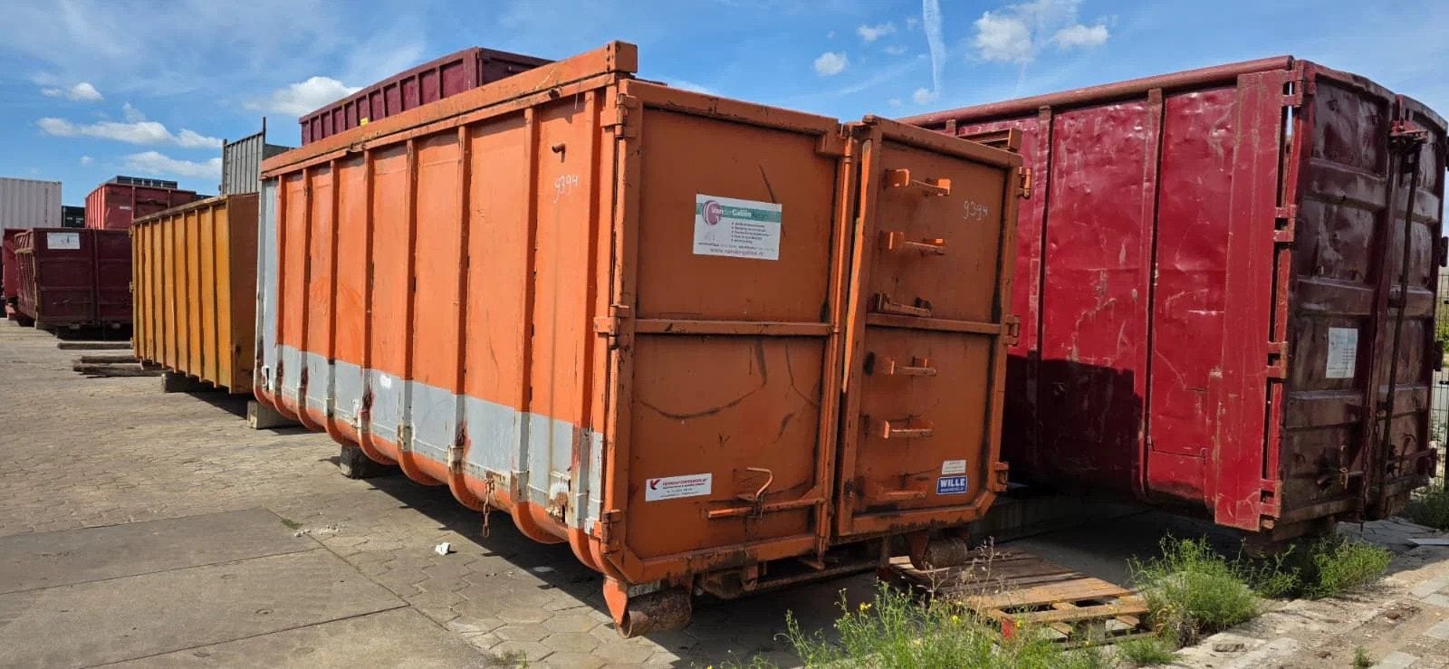 VERNOOY AFZETCONTAINER 9394 30M3, Dave Vernooij, Dave@vernooy.nl, Kellensedwarsweg 9
4004 JC  Tiel, NL