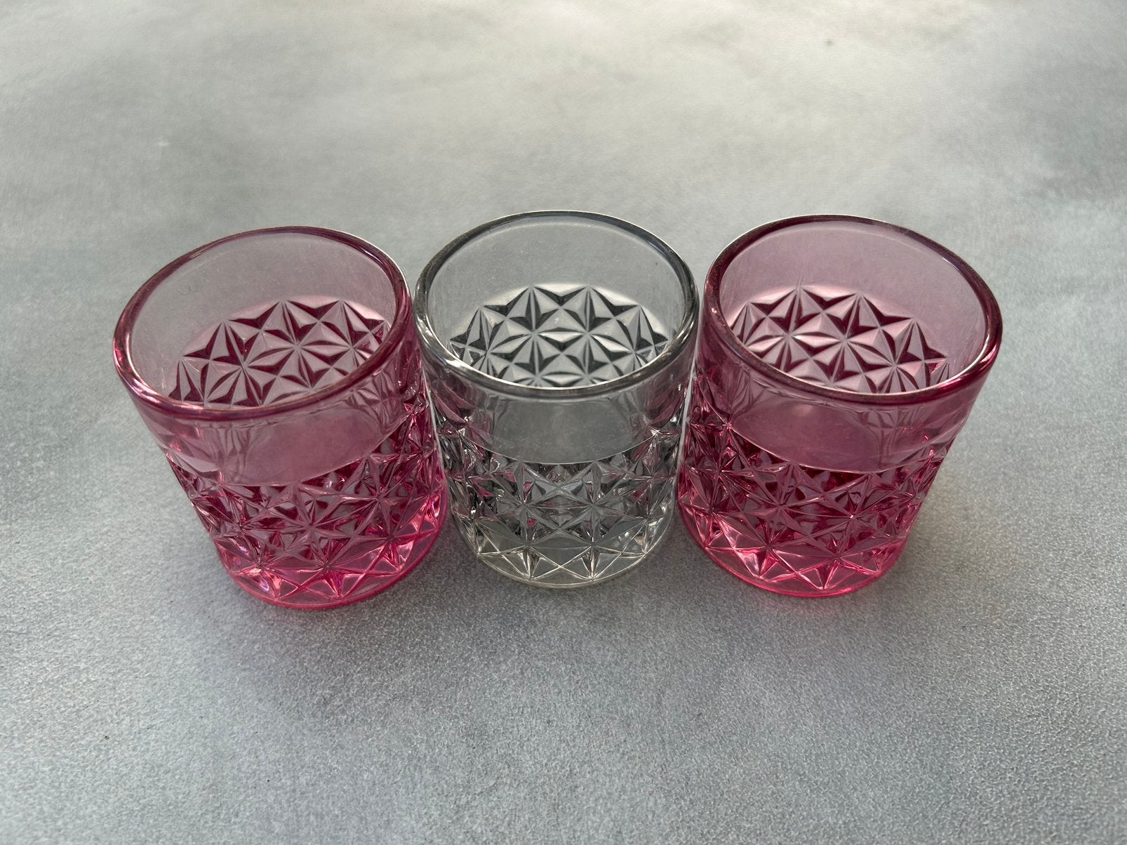 Set van 3 theelichtjes, Huis en Inrichting, Woonaccessoires | Kandelaars en Kaarsen, Ophalen of Verzenden, Zo goed als nieuw, Roze