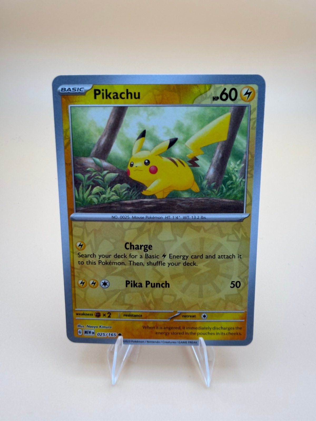 Pikachu MEW 025/165 Cosmo Holo, Ophalen of Verzenden, Zo goed als nieuw