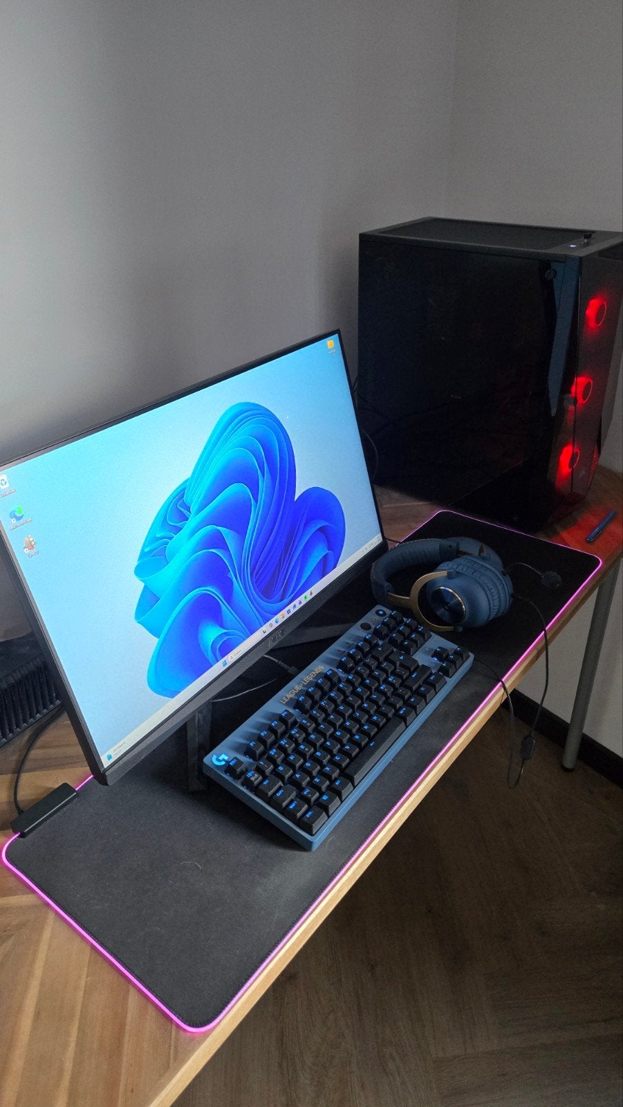 Complete Gaming Setup - RTX4060Ti, i9-9900K, 32GB, 3TB SSD, 32 GB, Intel Core i9, Virtual Reality, Zo goed als nieuw