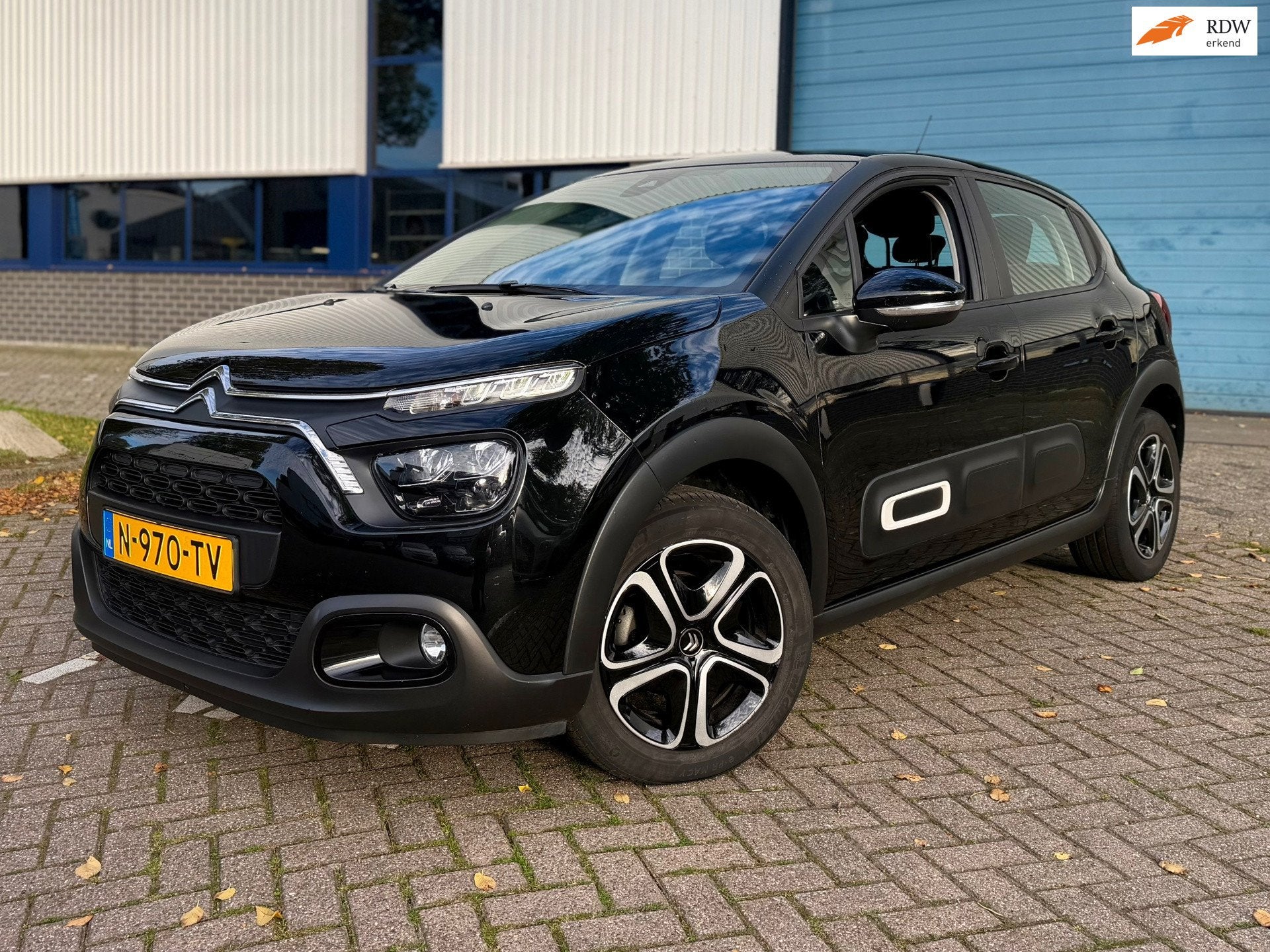Citroen C3 1.2 PureTech Feel 130PK * CARPLAY * NAP * AIRCO *, Voorwielaandrijving, 83 pk, 450 kg, Euro 6