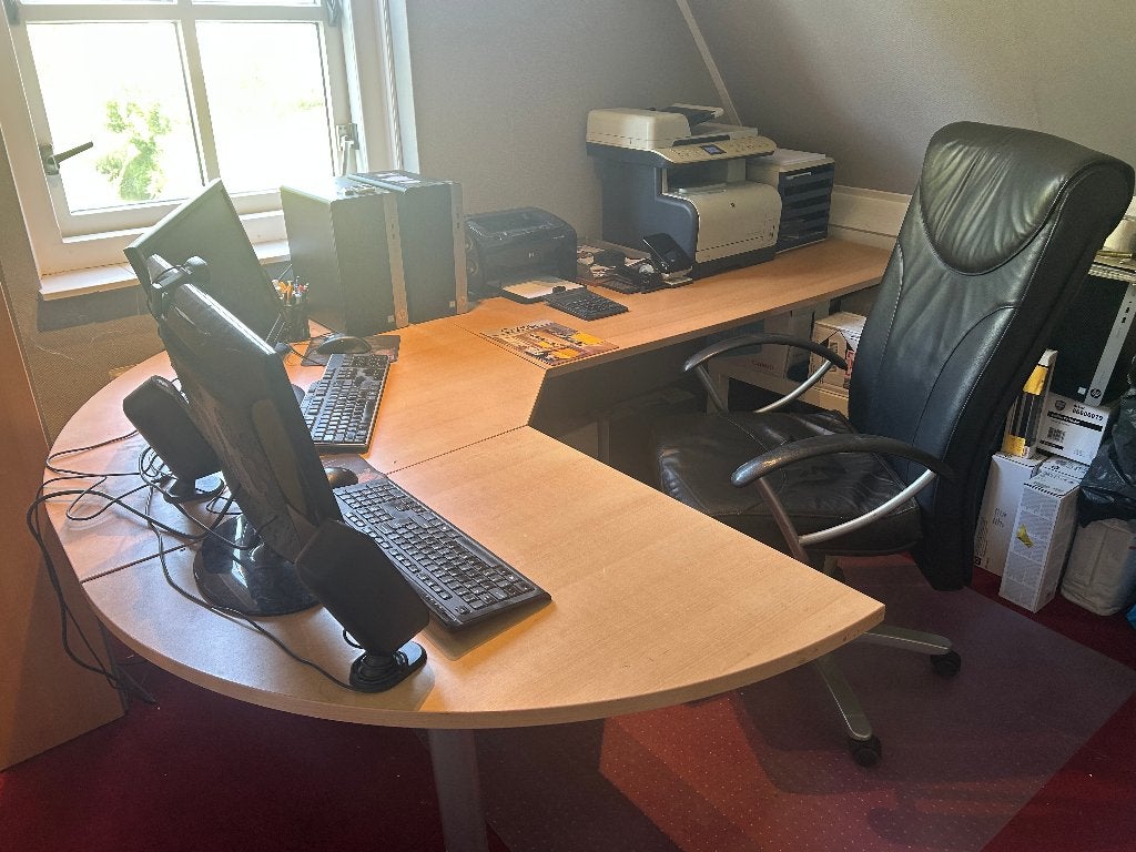 C-zwo Kantoor bureau's, kasten en stoelen, Ophalen, Gebruikt, Hout, Bruin