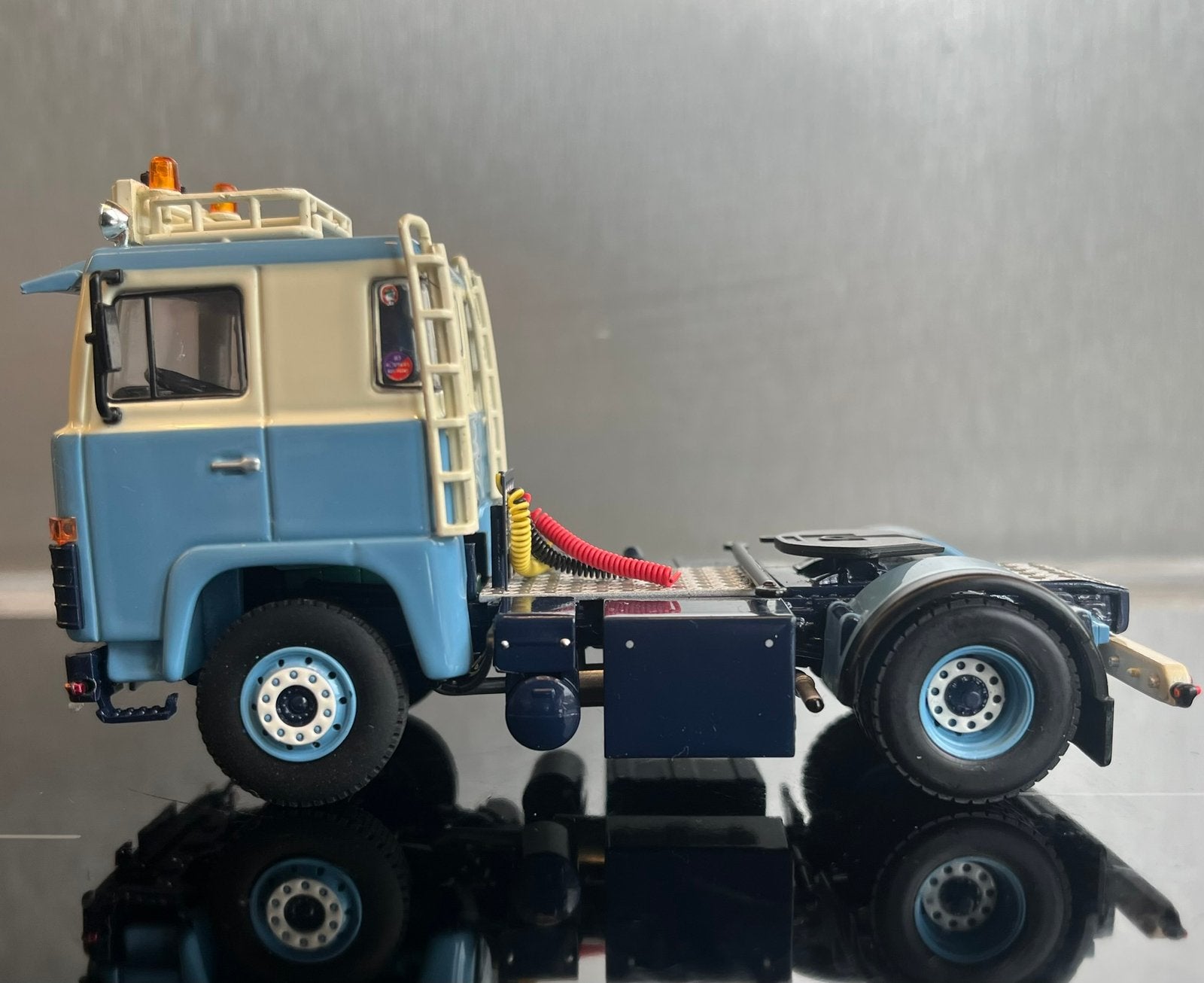 WSI Scania 110 van M. Voorend 4x2, Hobby en Vrije tijd, Modelauto's | 1:50, Ophalen of Verzenden, Nieuw, Bus of Vrachtwagen, Wsi
