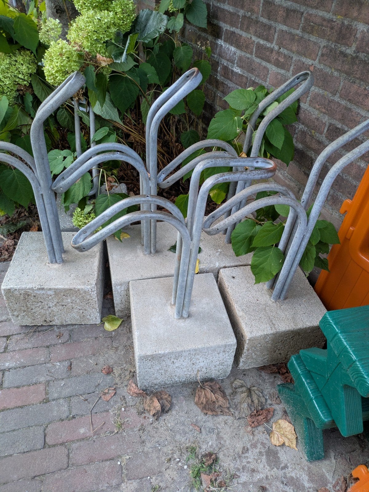 fietsbeugels met betonnen voet vanaf €15, Ophalen, Zo goed als nieuw