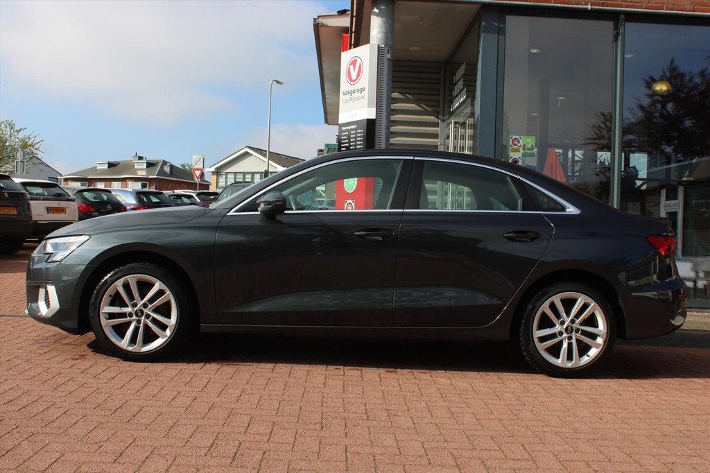 AUDI A3 Limousine 30 TFSI Hybride *Business* | Trekhaak | Ca, Auto's, Gebruikt, Leder en Stof, Origineel Nederlands, Bedrijf