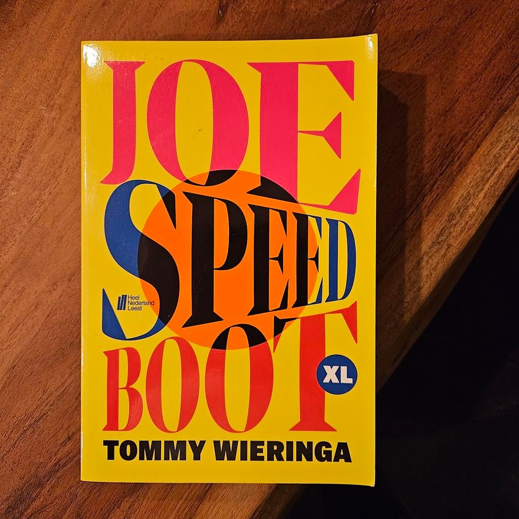 Joe Speedboot XL - Tommy Wieringa (Heel Nederland Leest), Boeken, Boekenweekgeschenken, Ophalen of Verzenden