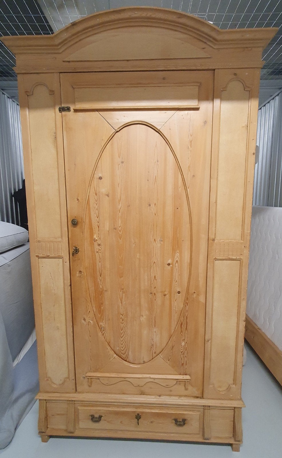 Antieke grenen kast - Hoog 210cm, Breed 111,5cm, Diep 50,5cm, Antiek en Kunst, Ophalen