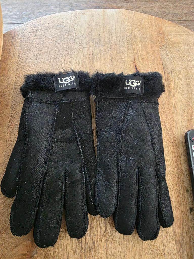 Zwarte UGG Australia handschoenen, UGG Australia, Ophalen of Verzenden, Zo goed als nieuw, Handschoenen