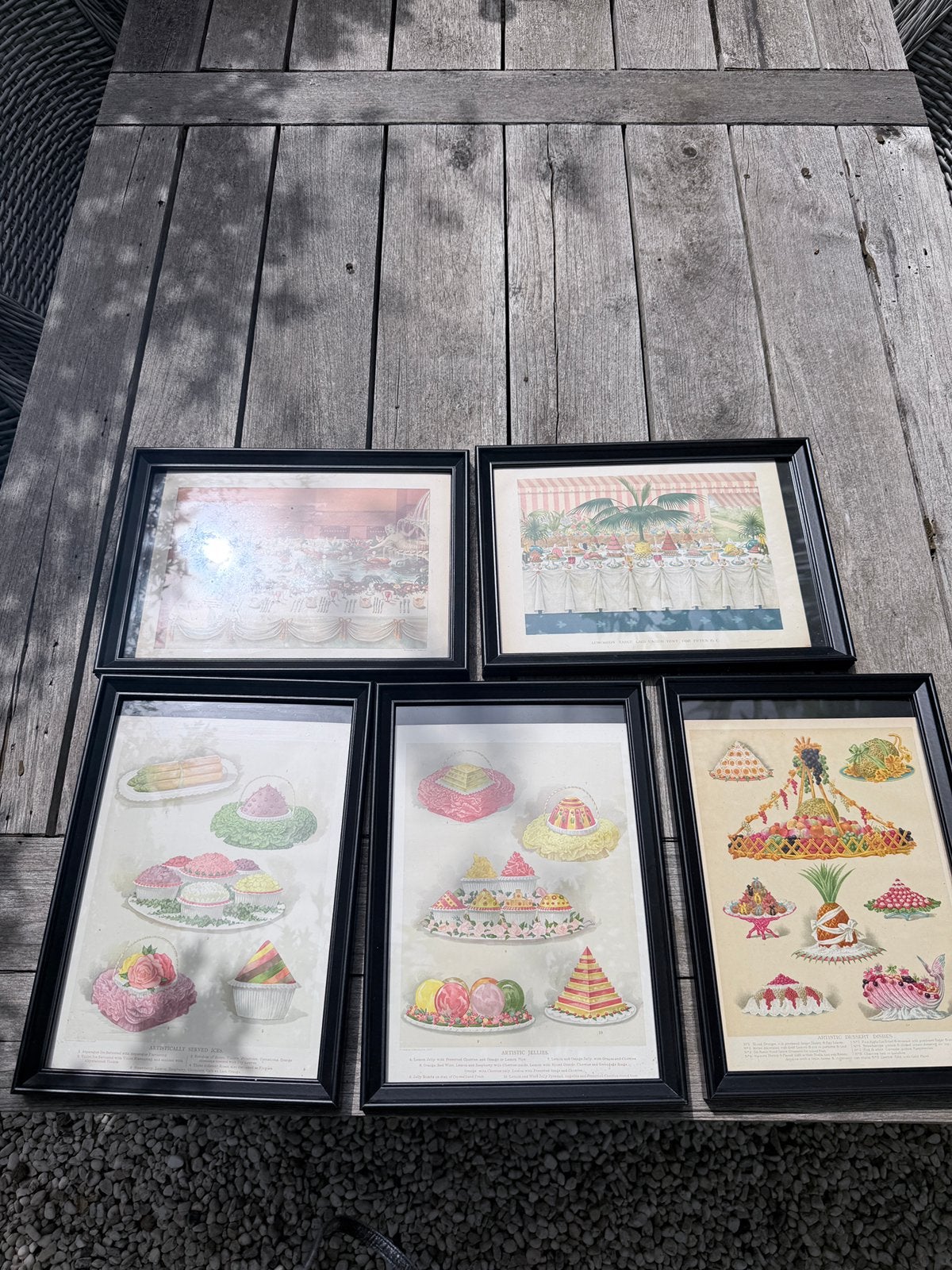 5 antieke prenten, cakejes en gedekte tafels, in lijsten, Ophalen of Verzenden