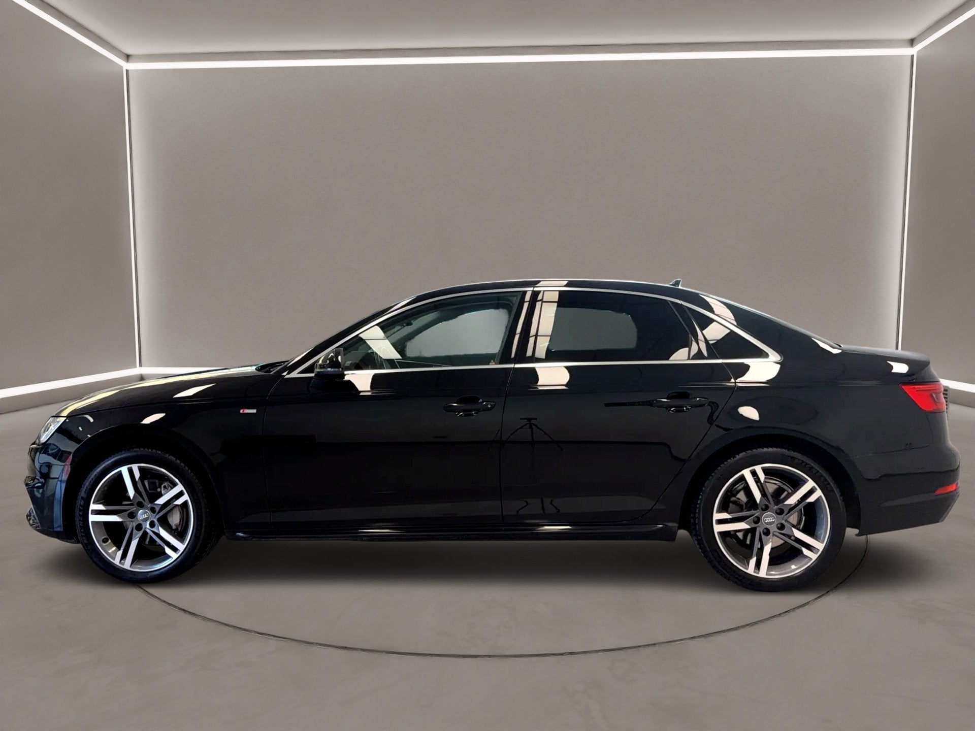 Foto 4 van Audi A4 Limousine 2.0 TDI quattro Sport S-Line 190 Pk Automa