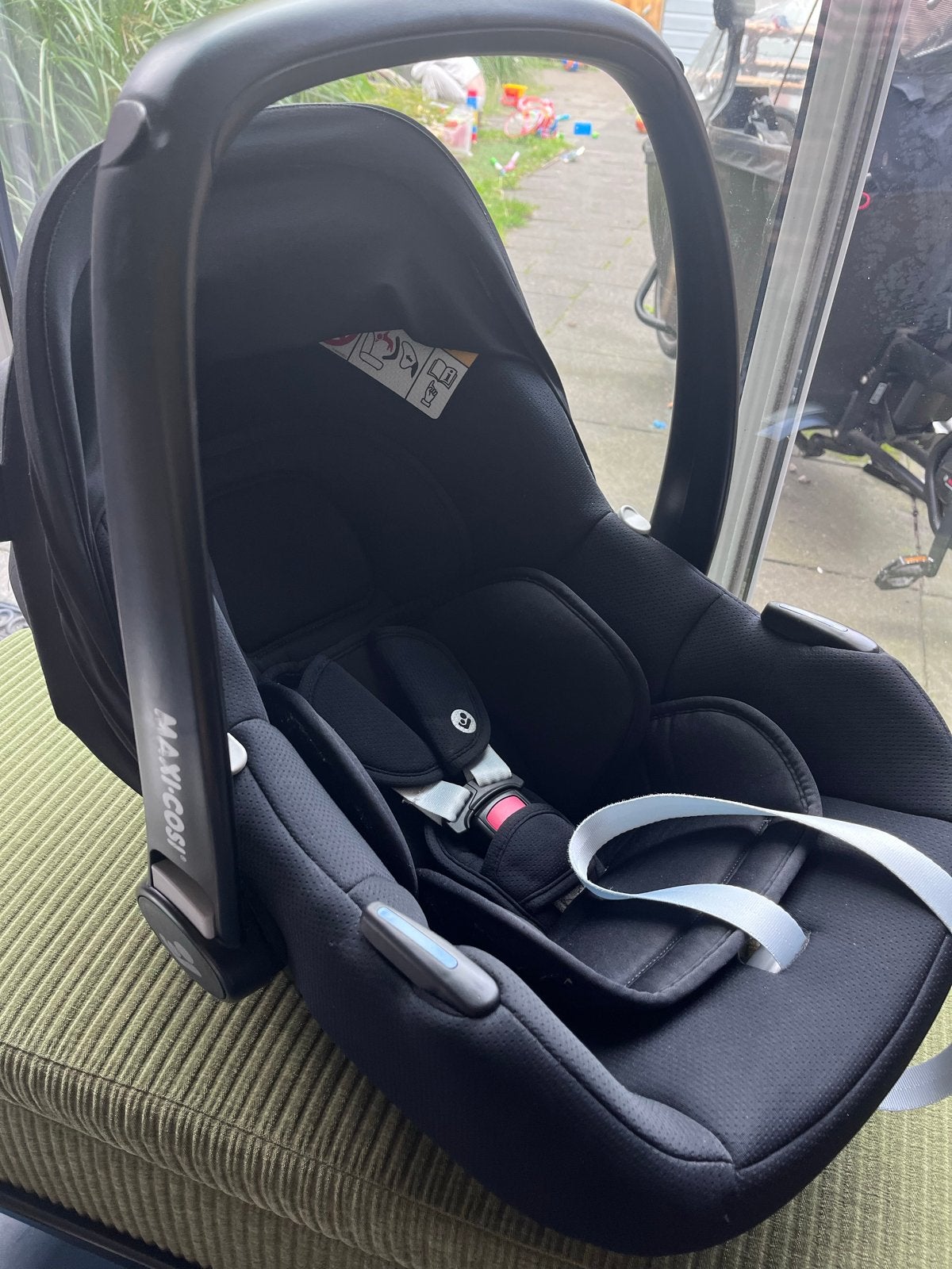 Maxi-Cosi Cabriofix autostoel, Ophalen, Autogordel, Zijbescherming, Zo goed als nieuw