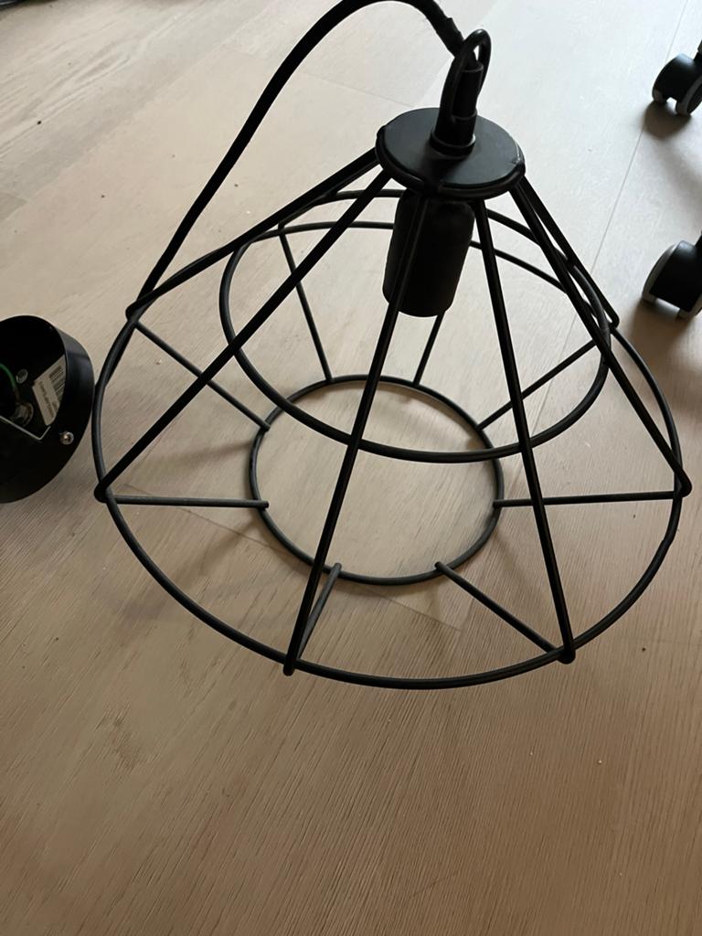 Zwarte metalen hanglamp - Industrieel design, Huis en Inrichting, Lampen | Hanglampen, Ophalen, Zo goed als nieuw, Metaal, Minder dan 50 cm