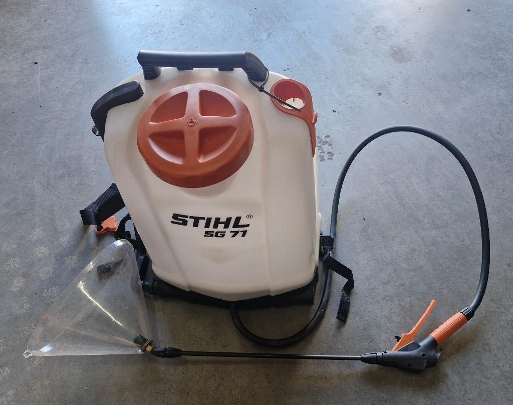 Rugspuit Stihl type SG 71 met spuitkap nog geen jaar oud, Ophalen, Zo goed als nieuw, Onkruidbestrijding