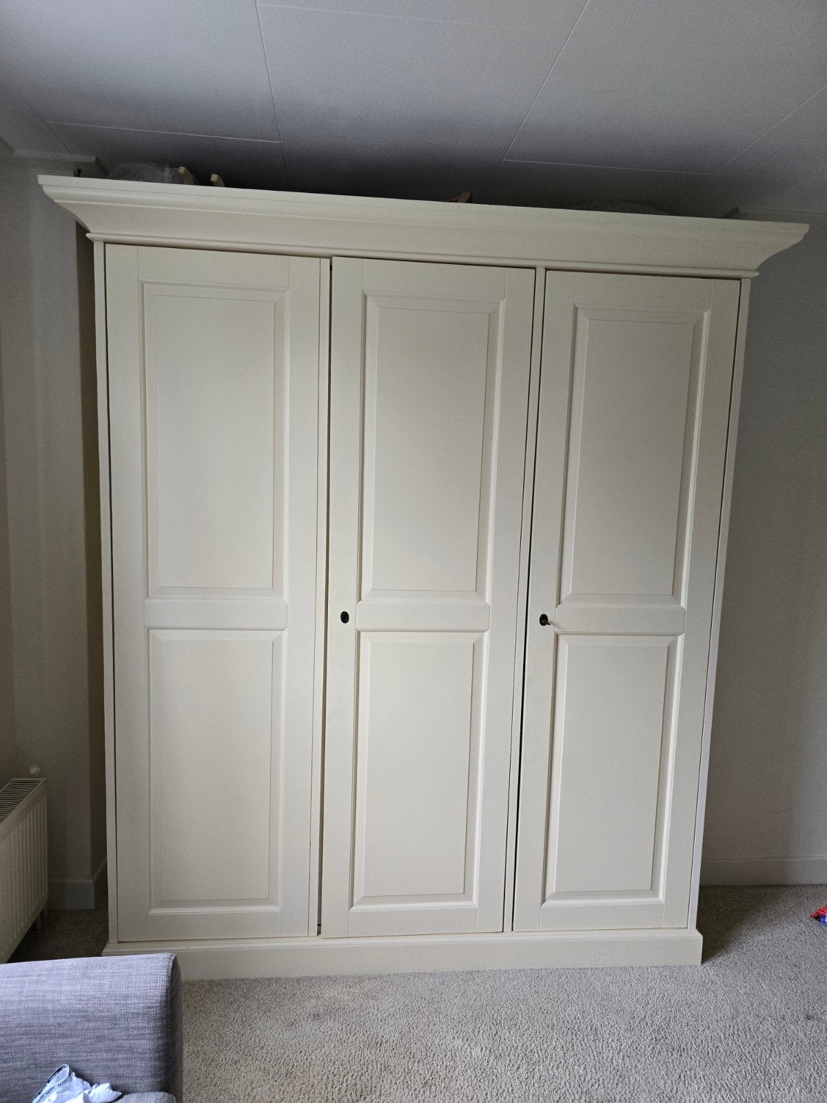 Mooie kast linnenkast kleur crème leg en hang gedeelte, Ophalen of Verzenden, 50 tot 75 cm, 150 tot 200 cm